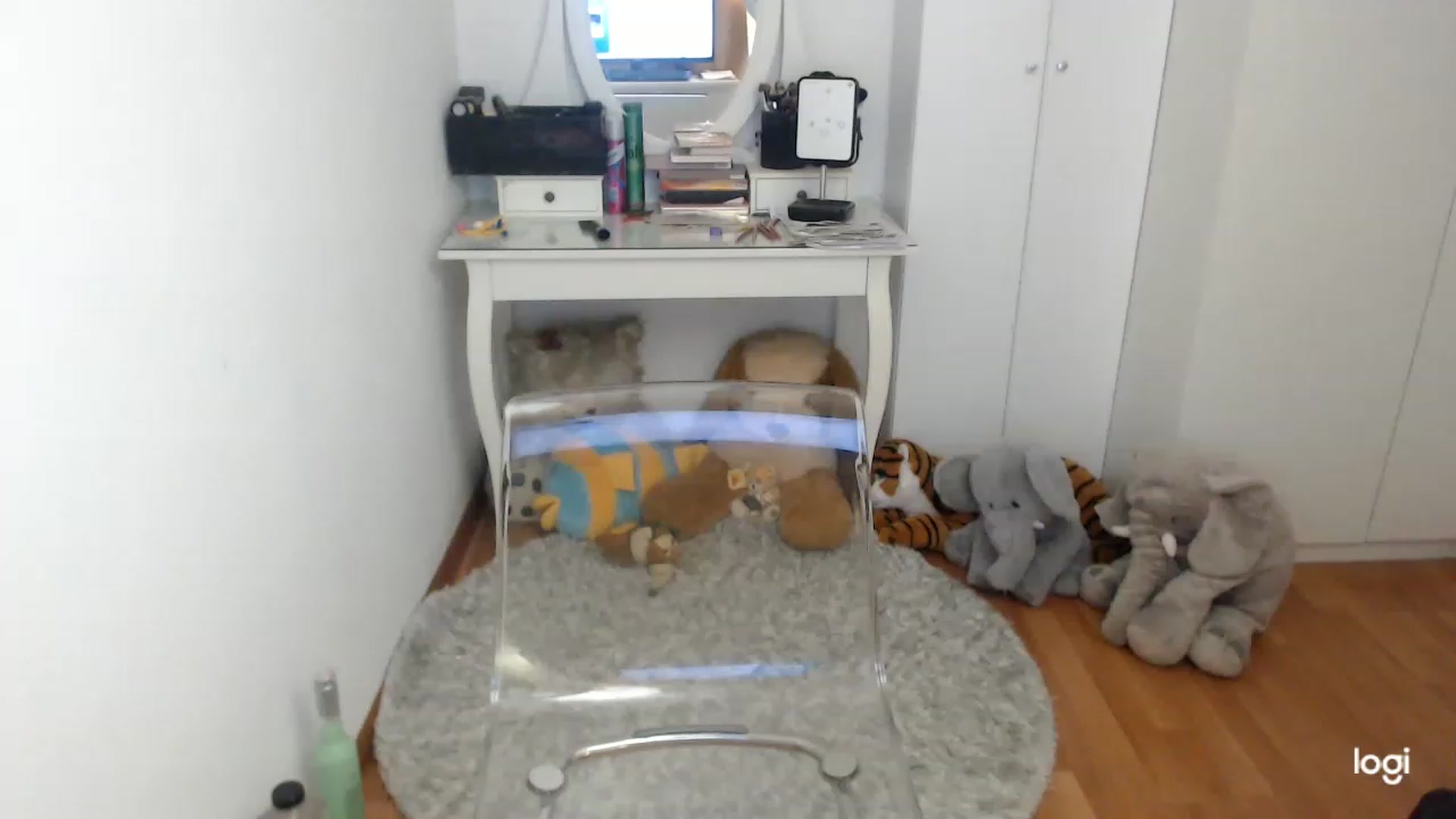 Gallery image thumbnail from SpringJewel's myfreecams stream on, 04/25/2023, 06:55 image 16 of 20