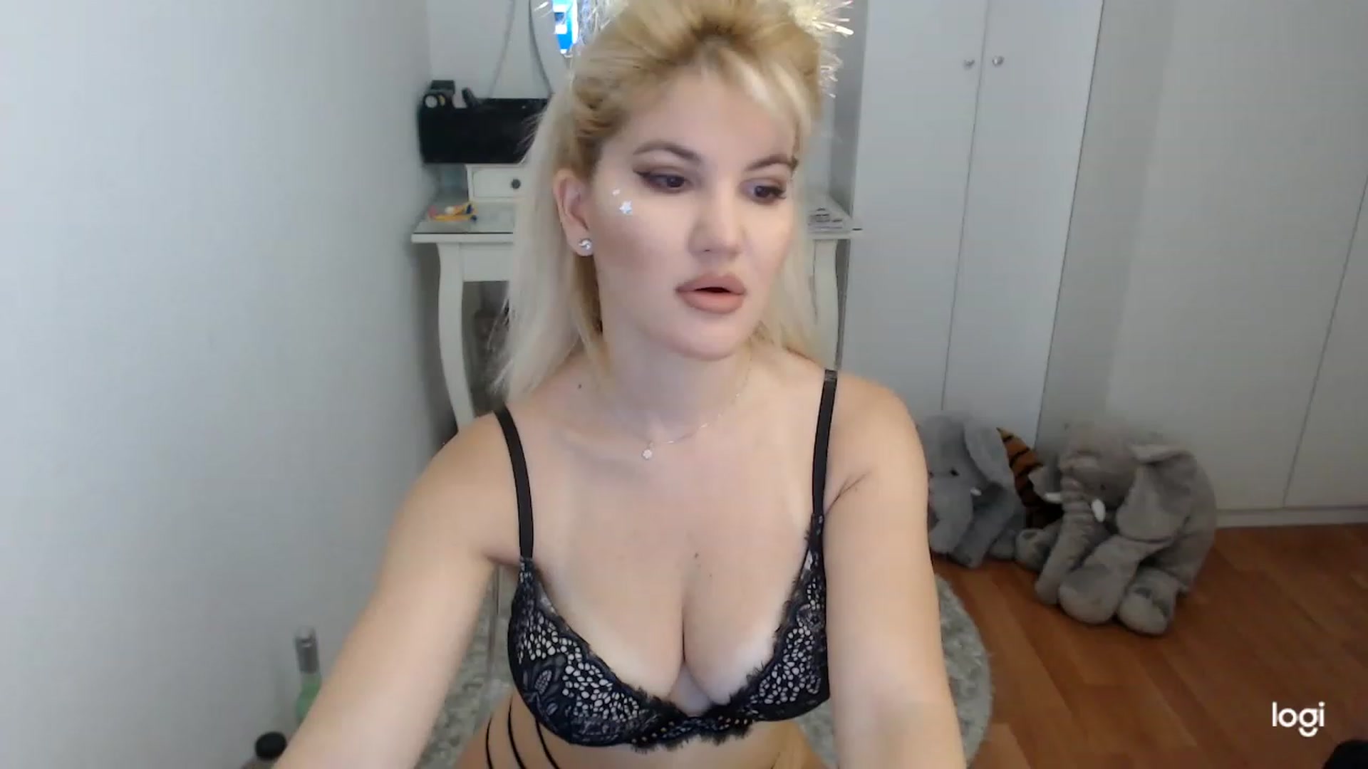 Gallery image thumbnail from SpringJewel's myfreecams stream on, 04/25/2023, 06:55 image 17 of 20
