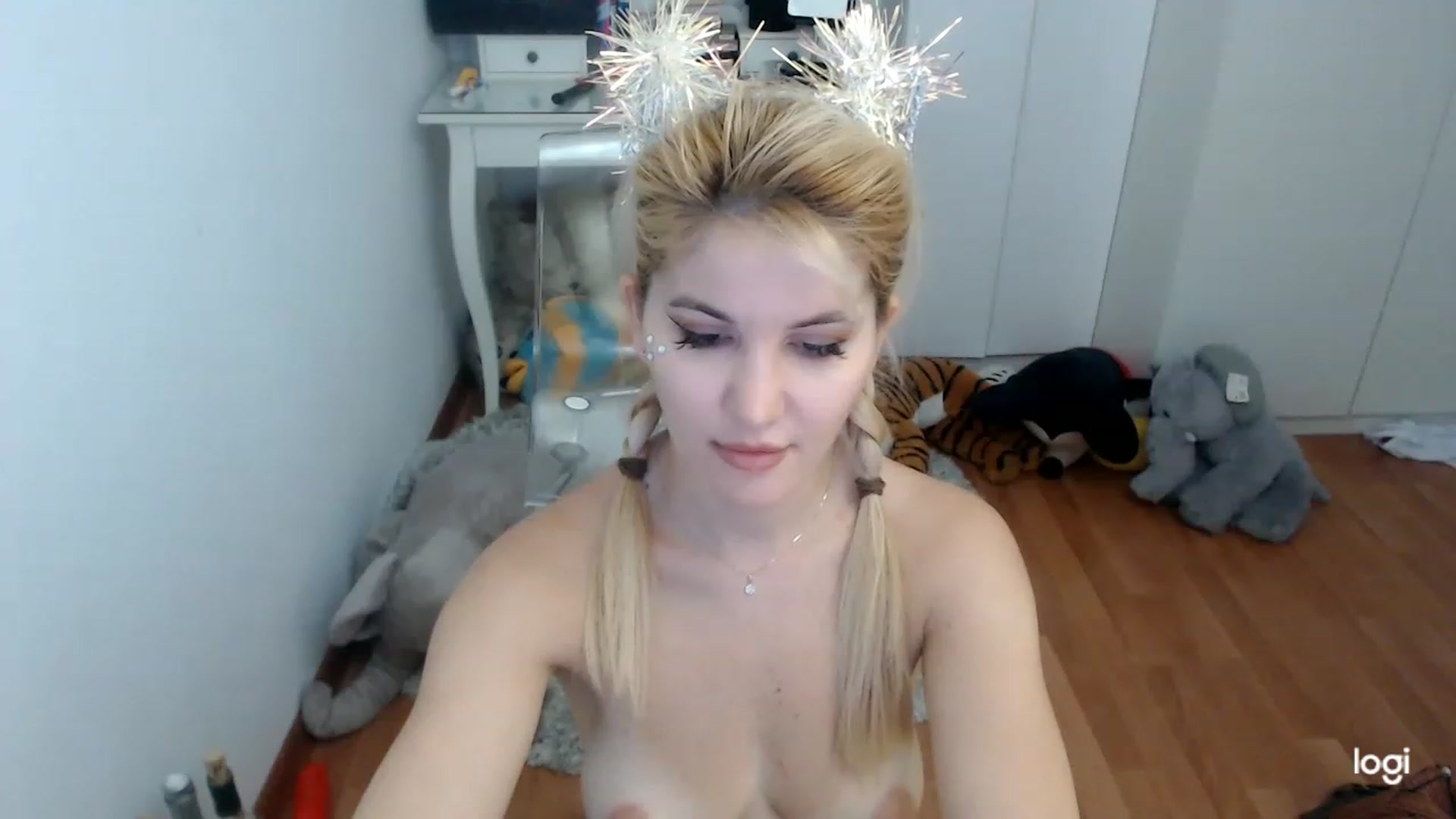 Gallery image thumbnail from SpringJewel's myfreecams stream on, 04/30/2023, 10:27 image 11 of 20