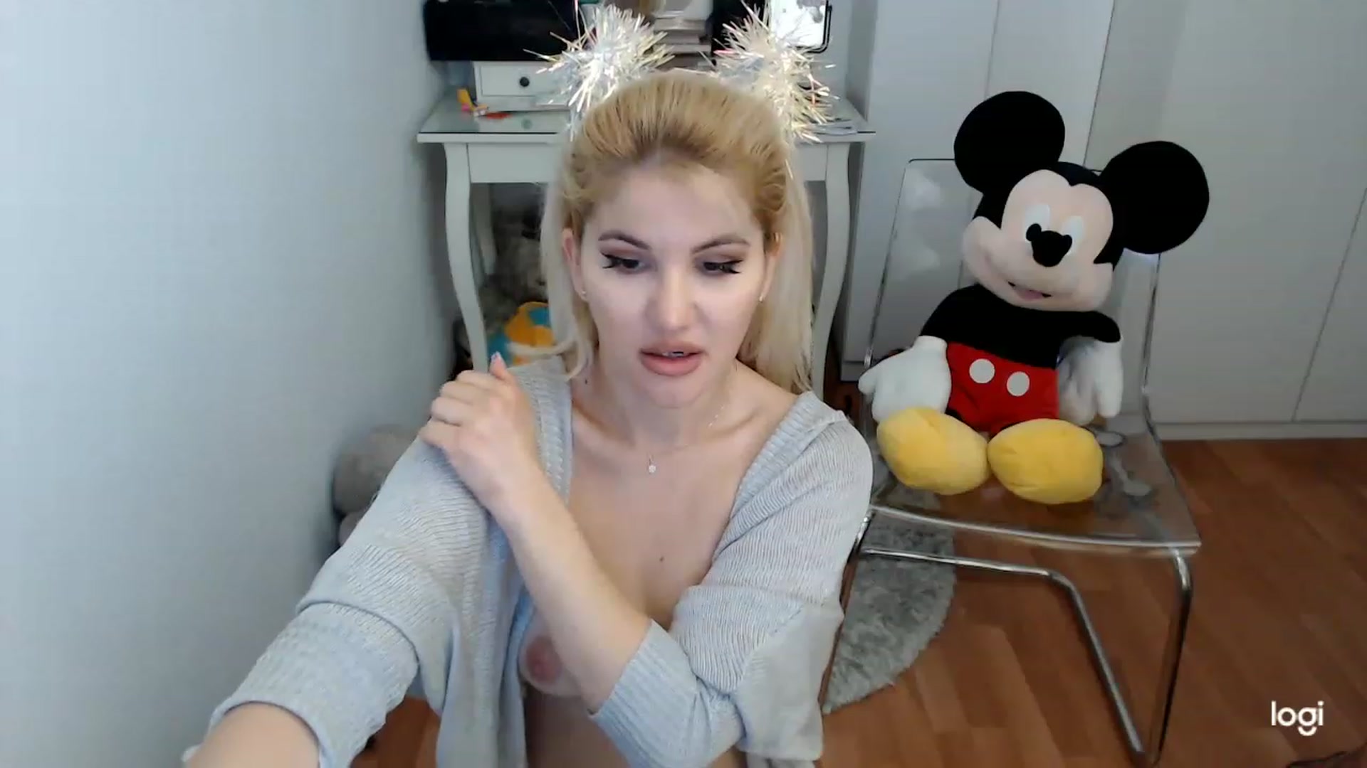 Gallery image thumbnail from SpringJewel's myfreecams stream on, 05/09/2023, 09:23 image 19 of 20