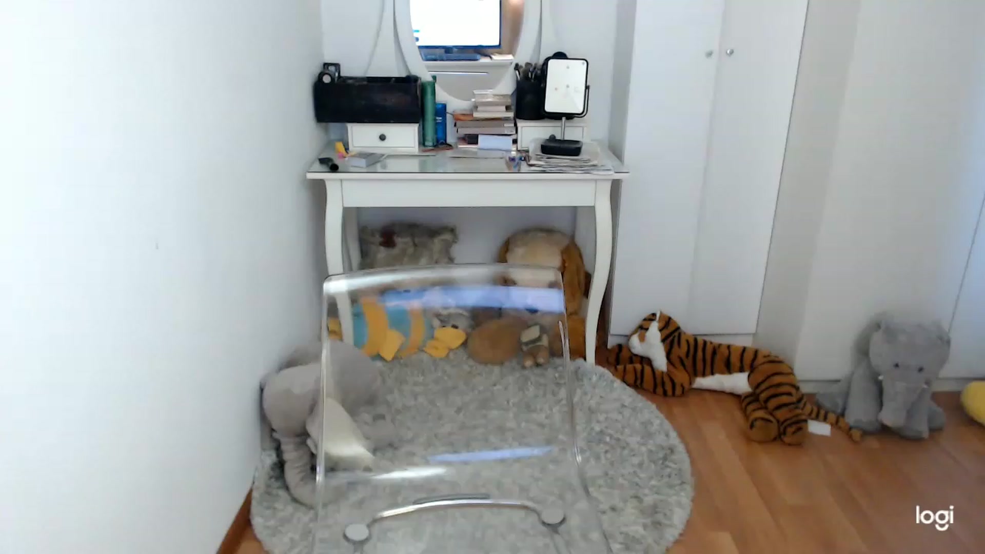 Gallery image thumbnail from SpringJewel's myfreecams stream on, 05/11/2023, 09:06 image 5 of 20