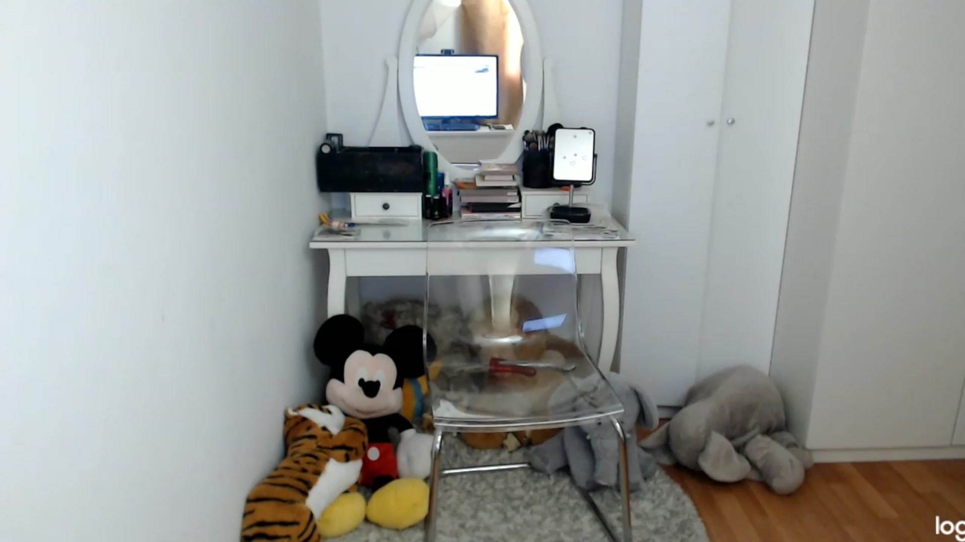 Gallery image thumbnail from SpringJewel's myfreecams stream on, 05/23/2023, 09:32 image 12 of 20