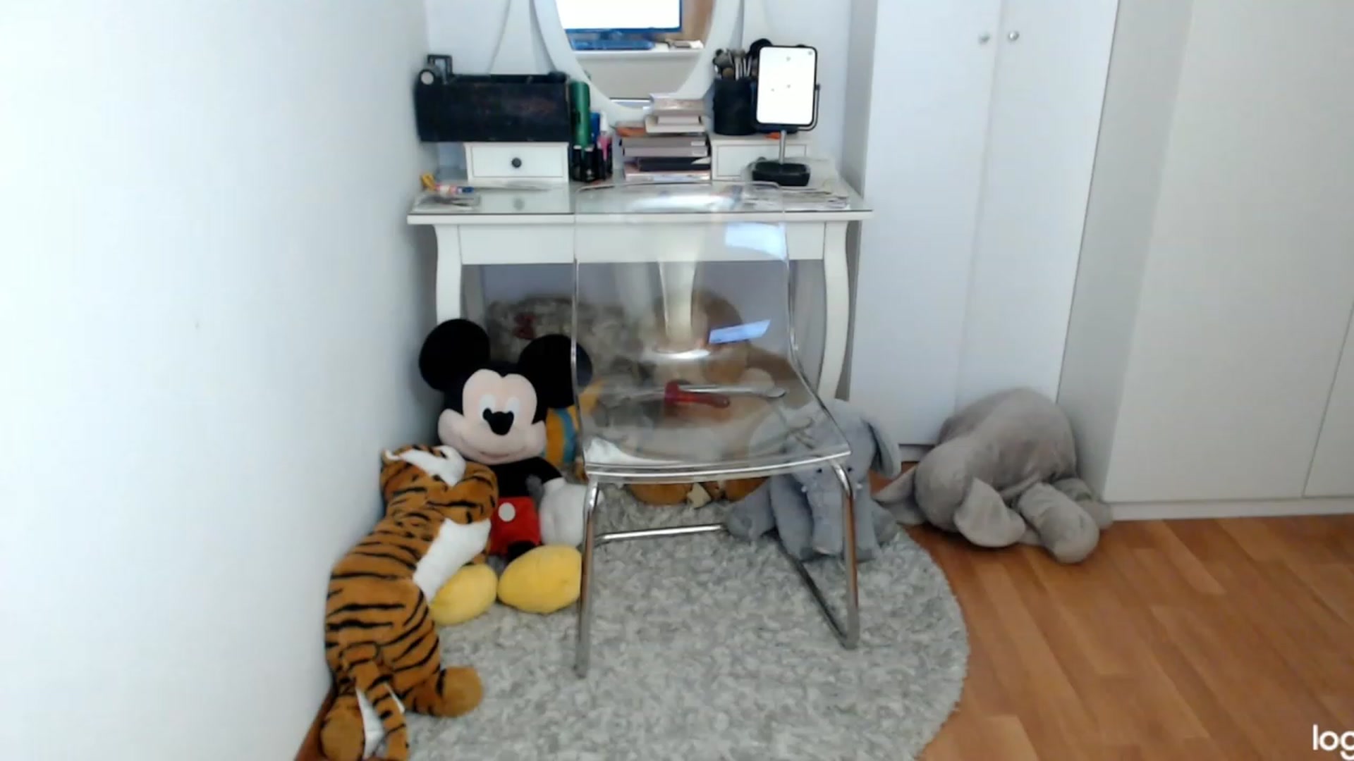 Gallery image thumbnail from SpringJewel's myfreecams stream on, 05/23/2023, 09:32 image 14 of 20