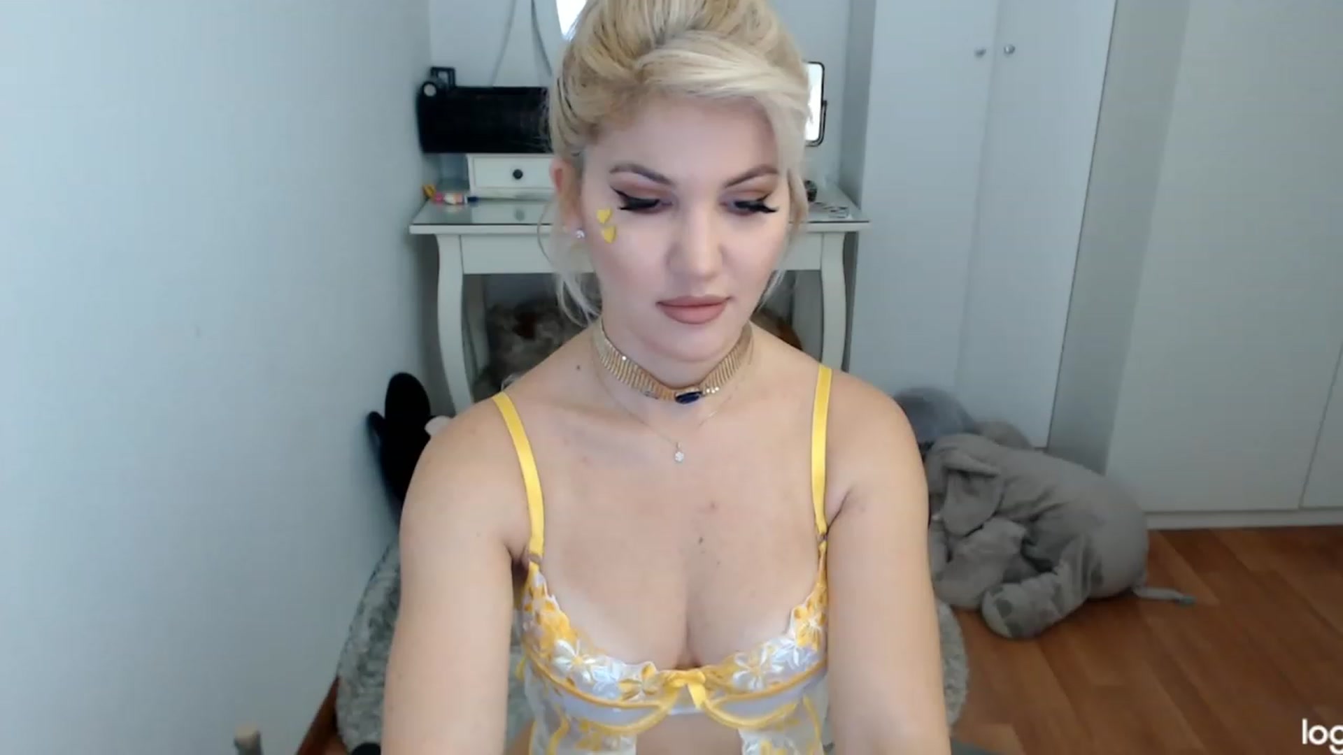 Gallery image thumbnail from SpringJewel's myfreecams stream on, 05/27/2023, 08:23 image 6 of 20