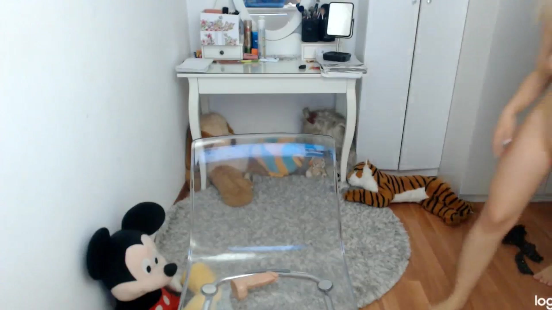 Gallery image thumbnail from SpringJewel's myfreecams stream on, 04/18/2024, 08:05 image 15 of 20