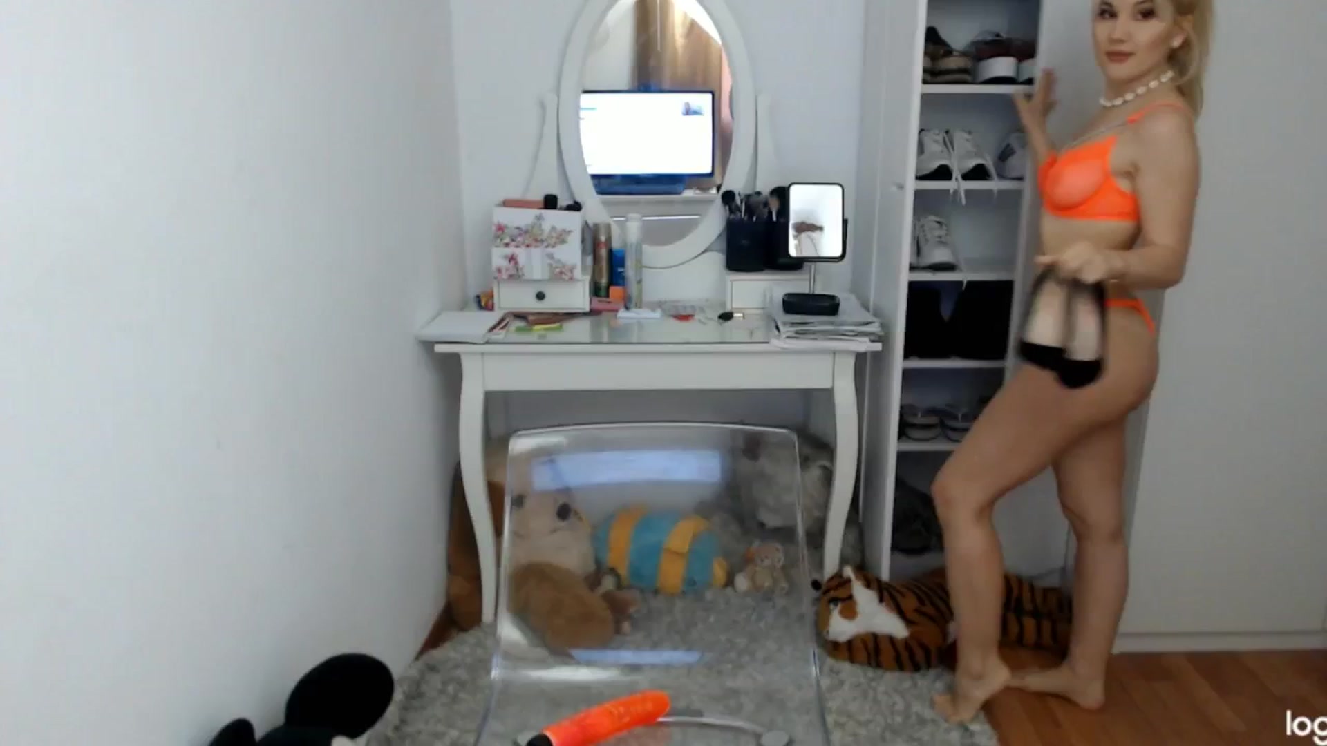 Gallery image thumbnail from SpringJewel's myfreecams stream on, 04/19/2024, 06:59 image 5 of 20