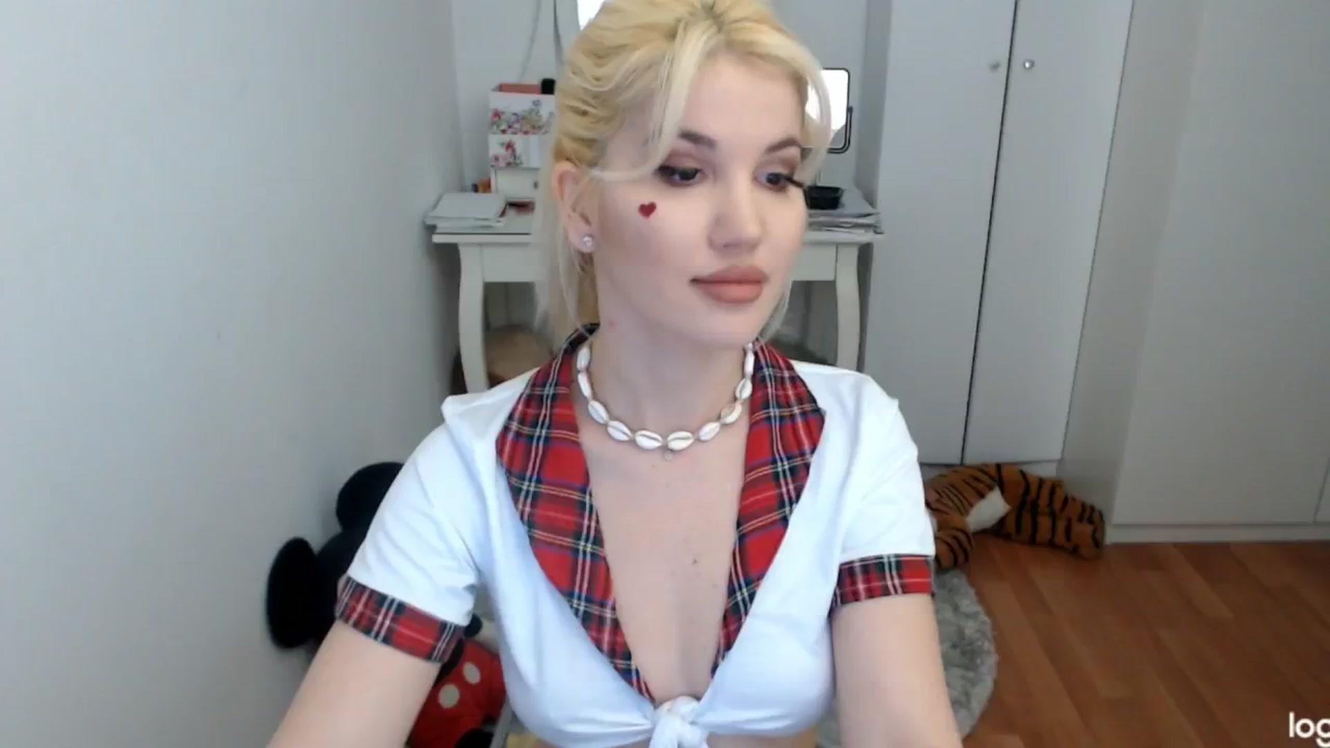 Gallery image thumbnail from SpringJewel's myfreecams stream on, 04/20/2024, 06:48 image 1 of 20