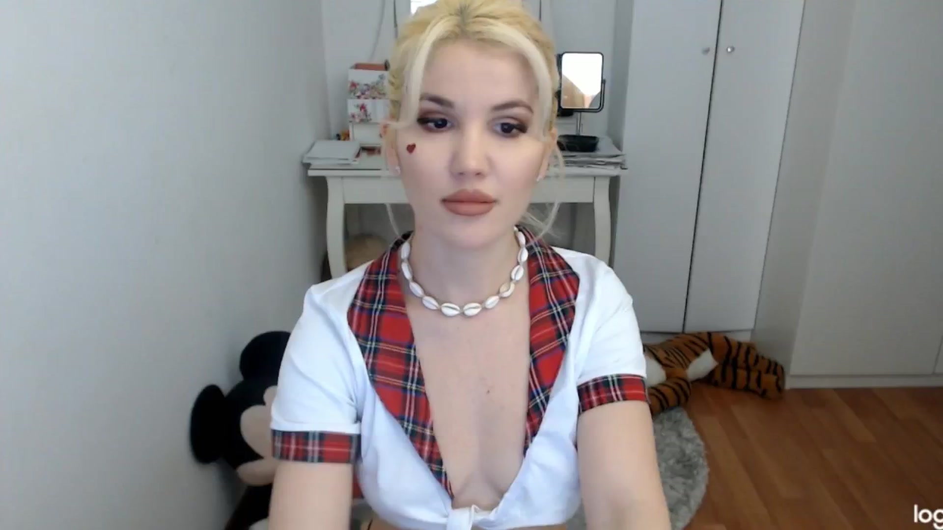 Gallery image thumbnail from SpringJewel's myfreecams stream on, 04/20/2024, 06:48 image 20 of 20