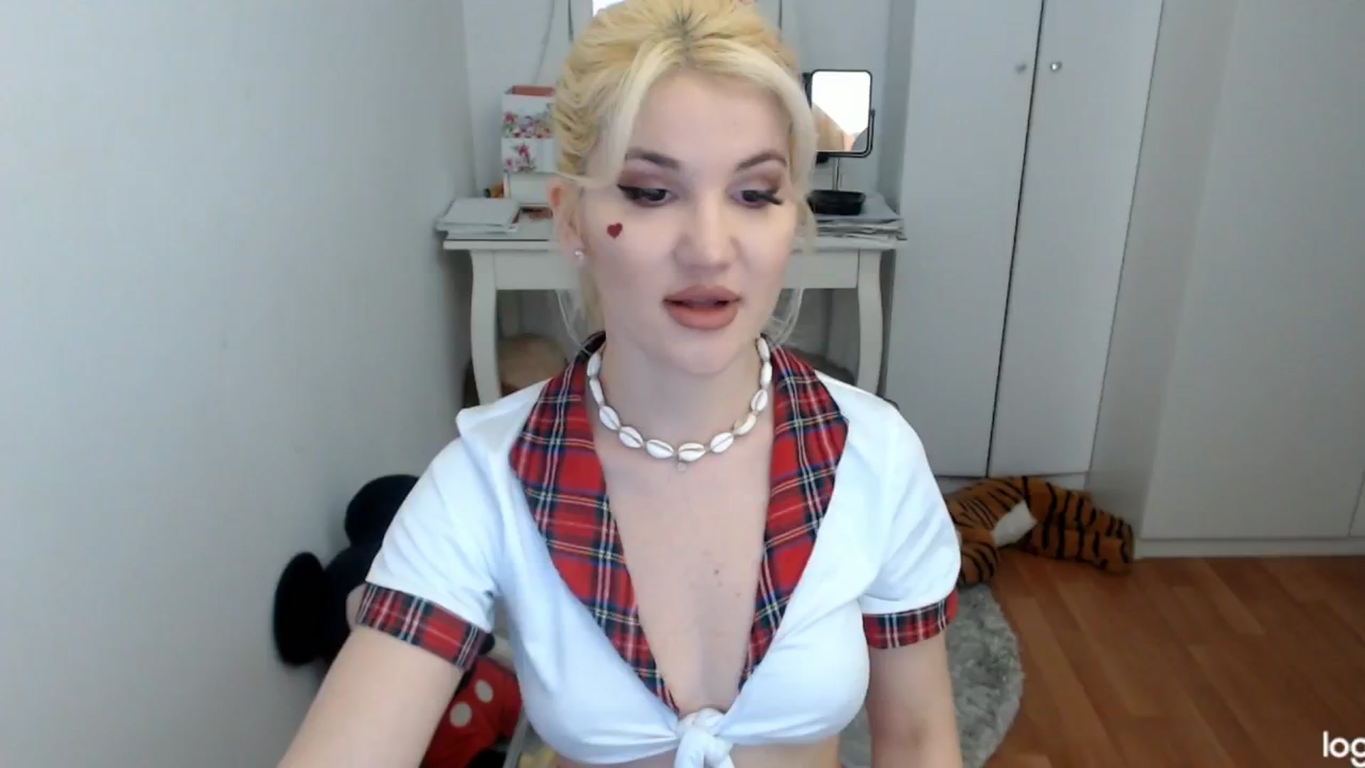 Gallery image thumbnail from SpringJewel's myfreecams stream on, 04/20/2024, 06:48 image 2 of 20
