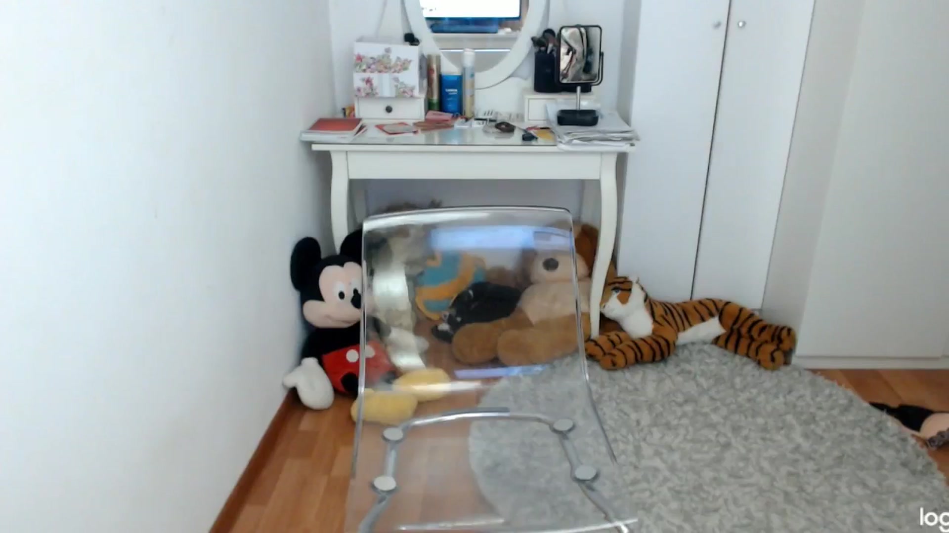 Gallery image thumbnail from SpringJewel's myfreecams stream on, 05/19/2024, 04:00 image 18 of 20