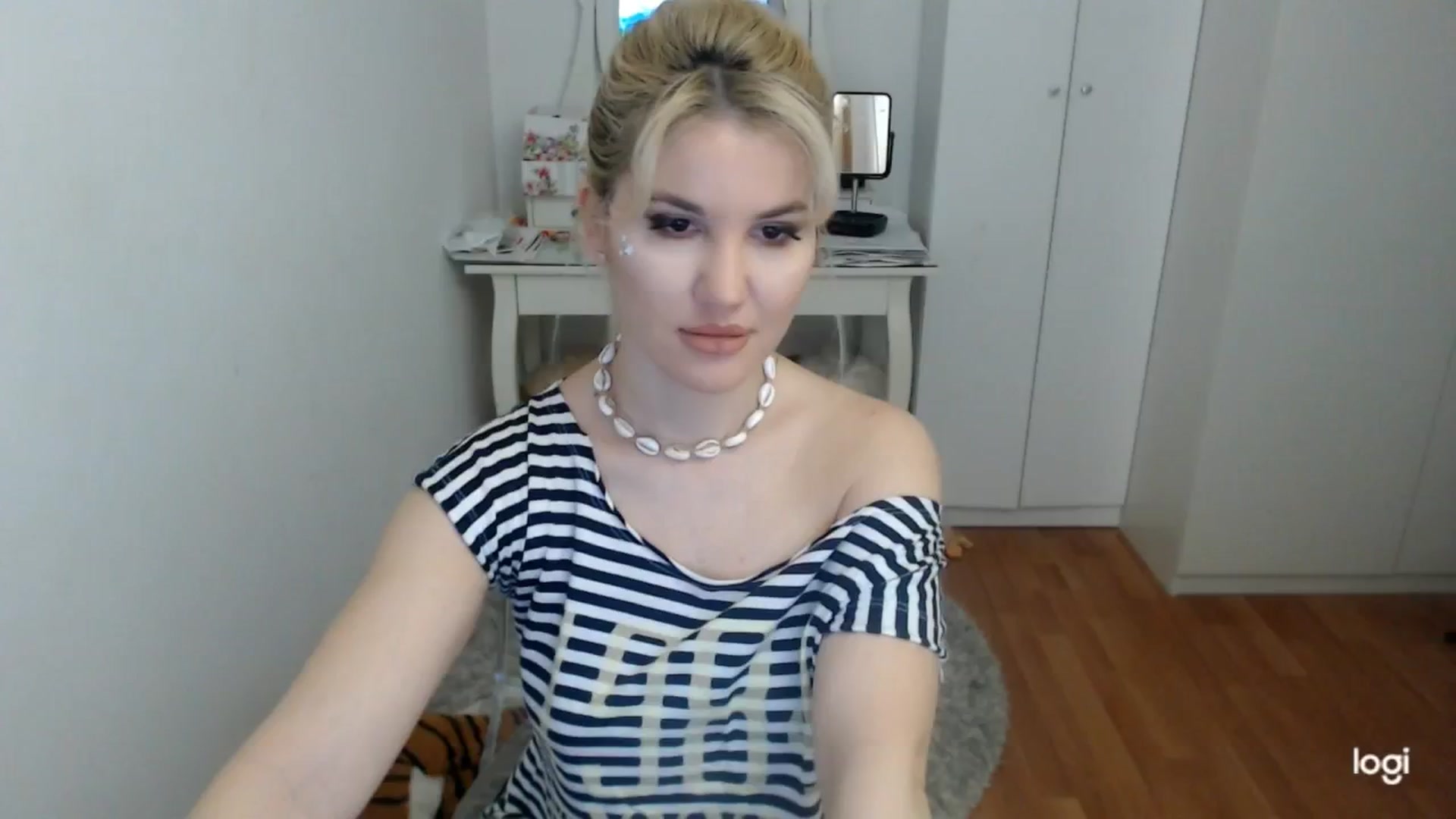Gallery image thumbnail from SpringJewel's myfreecams stream on, 03/02/2025, 07:43 image 1 of 20