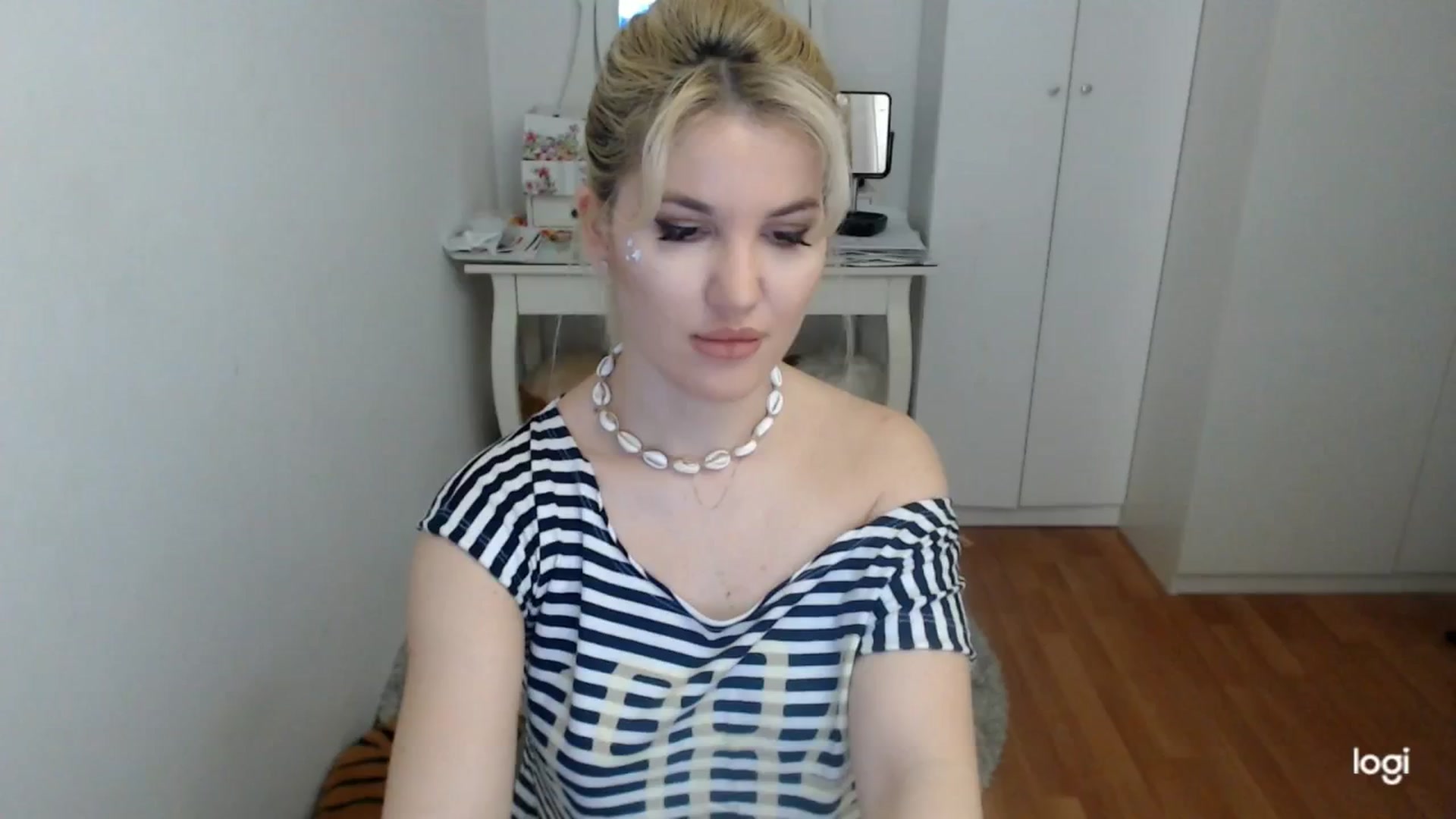 Gallery image thumbnail from SpringJewel's myfreecams stream on, 03/02/2025, 07:43 image 2 of 20