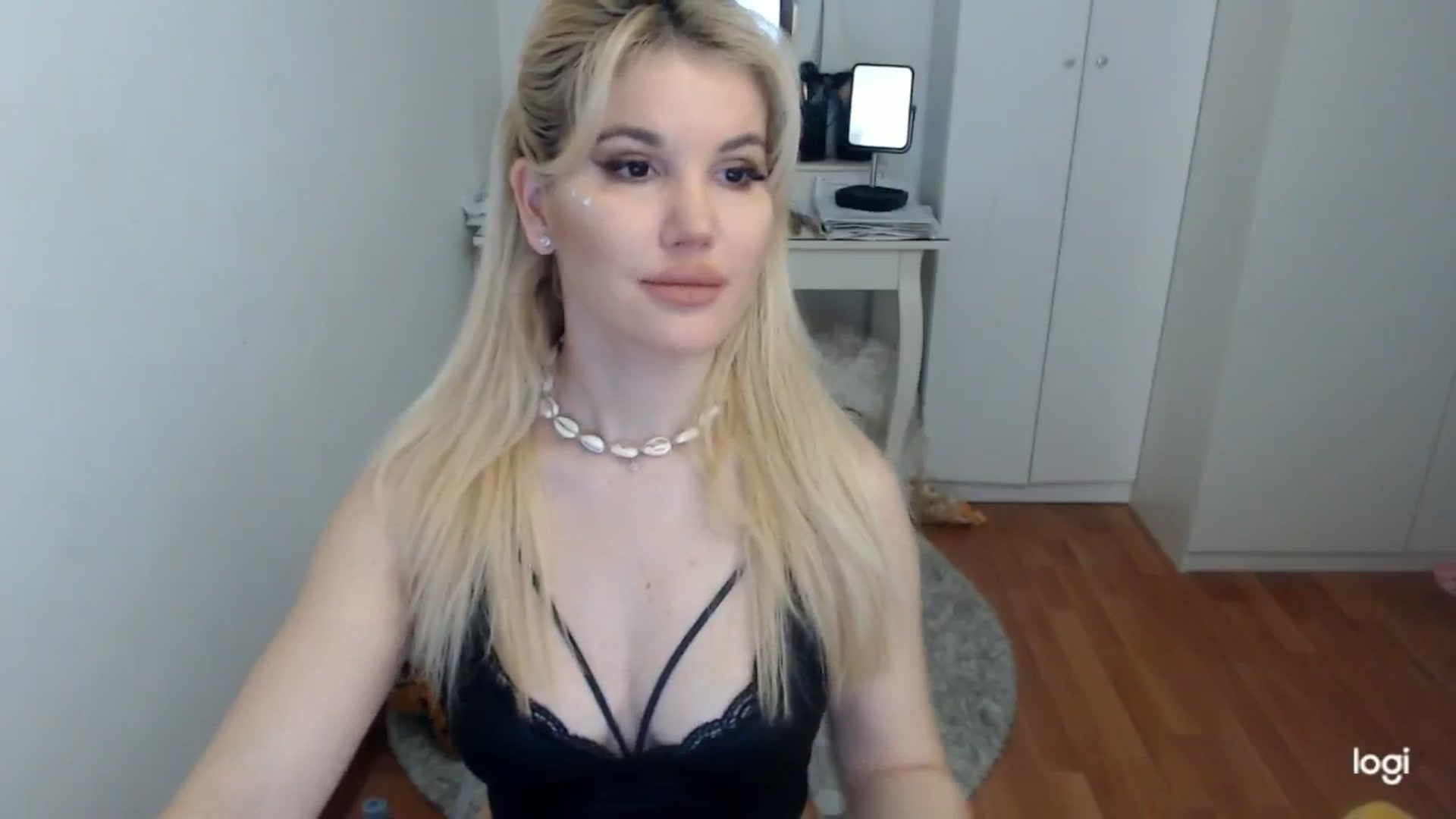 Gallery image thumbnail from SpringJewel's myfreecams stream on, 03/05/2025, 06:46 image 8 of 20