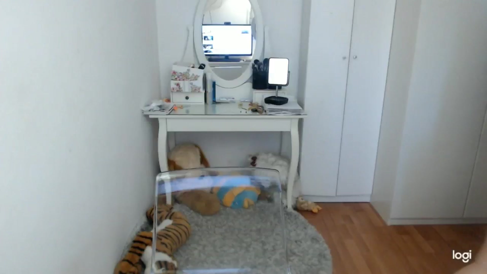 Gallery image thumbnail from SpringJewel's myfreecams stream on, 03/20/2025, 07:51 image 1 of 20