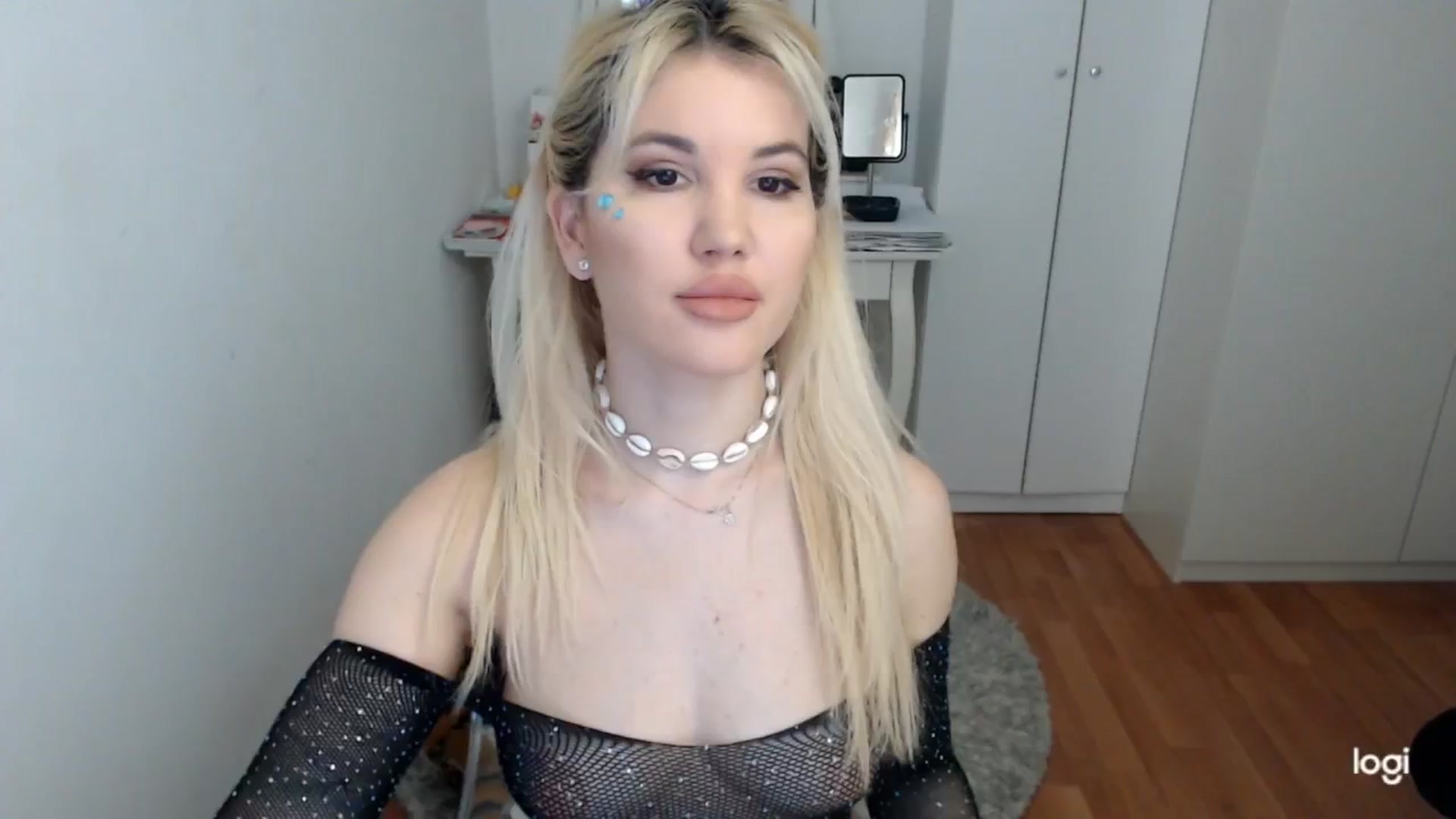 Gallery image thumbnail from SpringJewel's myfreecams stream on, 03/27/2025, 09:26 image 1 of 20
