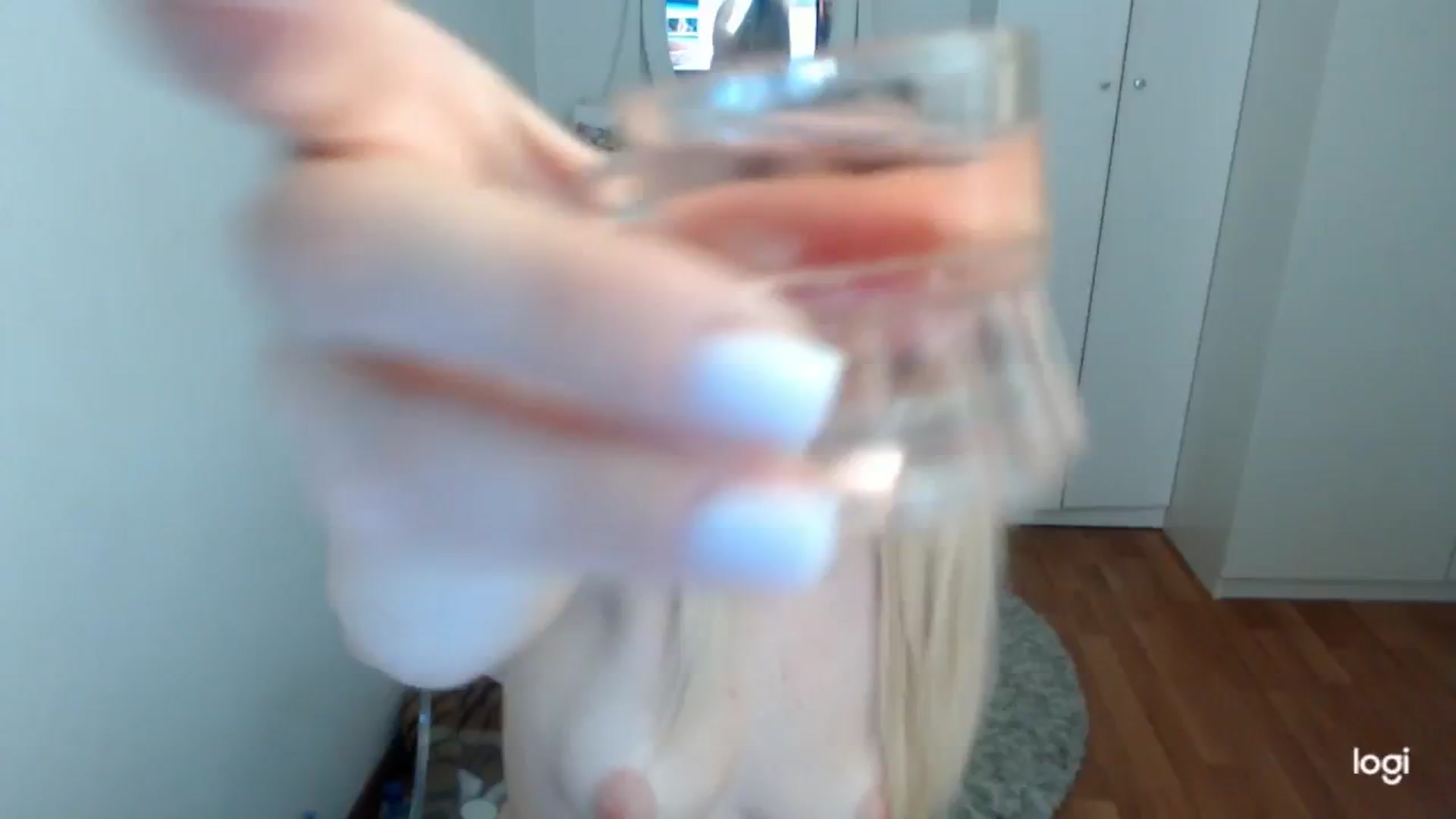 Gallery image thumbnail from SpringJewel's myfreecams stream on, 04/12/2025, 09:16 image 5 of 20