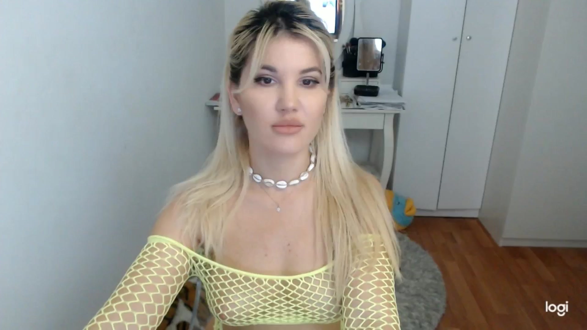 Gallery image thumbnail from SpringJewel's myfreecams stream on, 04/18/2025, 07:01 image 13 of 20