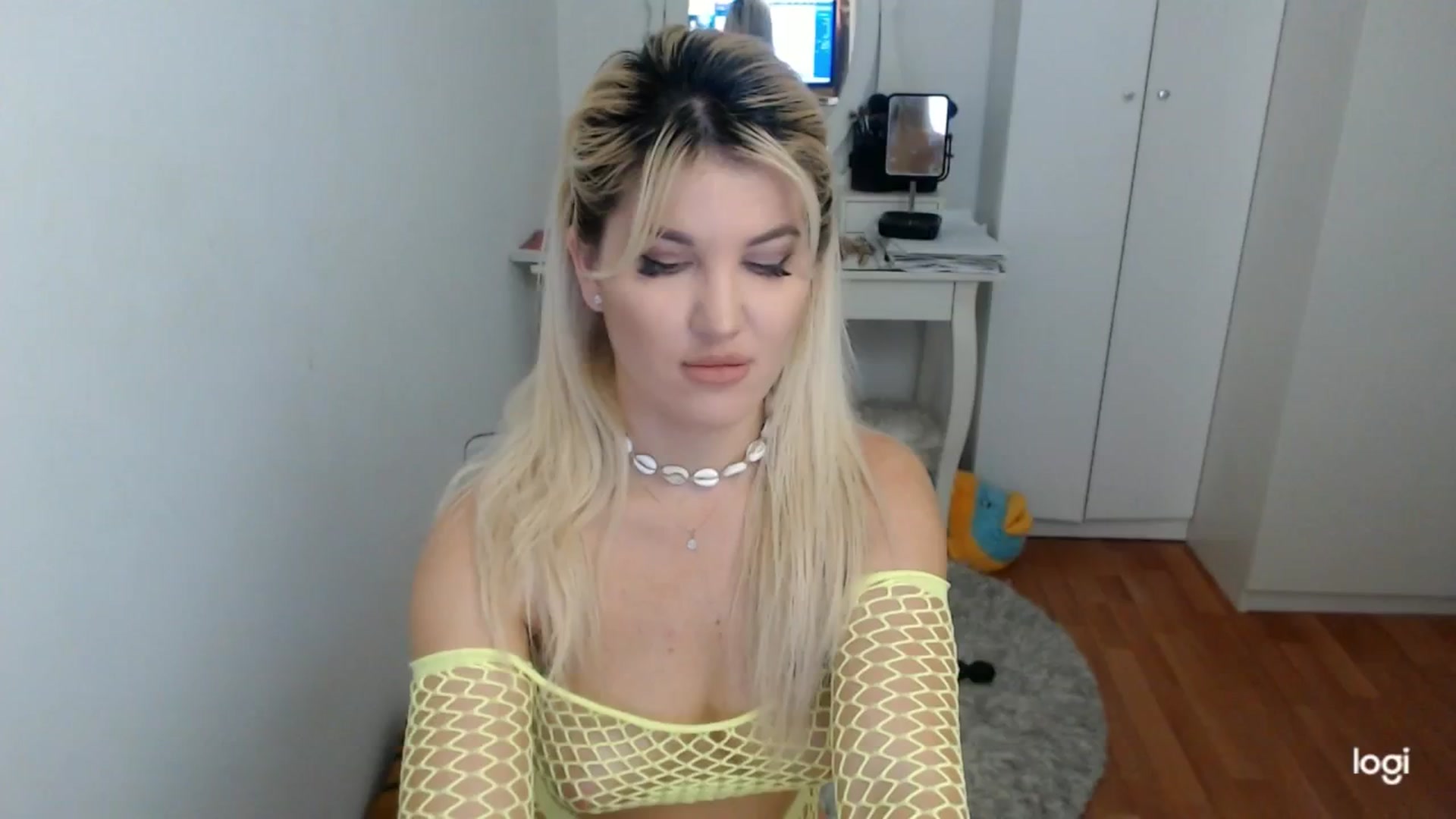 Gallery image thumbnail from SpringJewel's myfreecams stream on, 04/18/2025, 07:01 image 11 of 20