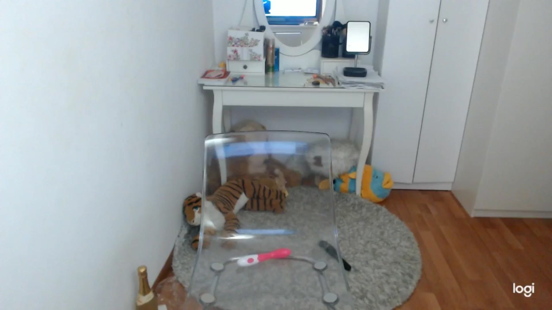 Gallery image thumbnail from SpringJewel's myfreecams stream on, 04/19/2025, 08:36 image 19 of 20