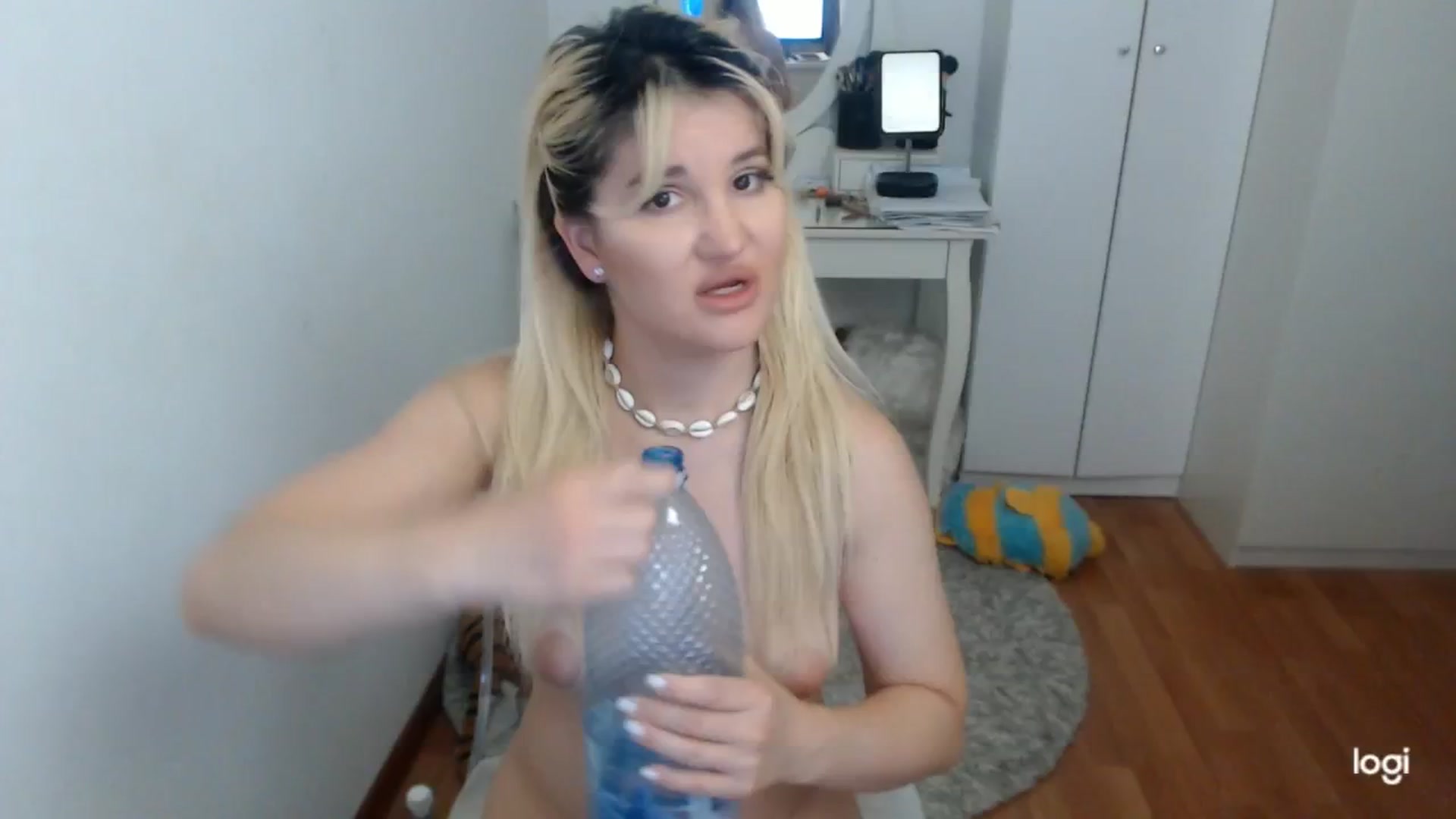 Gallery image thumbnail from SpringJewel's myfreecams stream on, 05/11/2025, 08:35 image 18 of 20