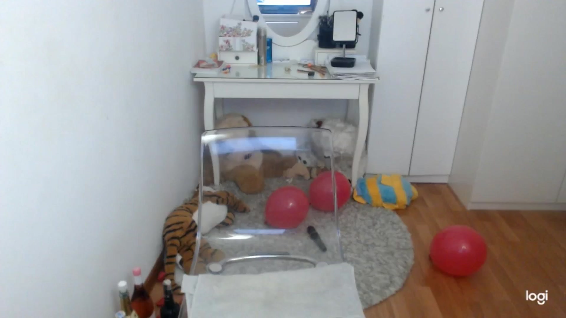 Gallery image thumbnail from SpringJewel's myfreecams stream on, 05/13/2025, 07:59 image 15 of 20
