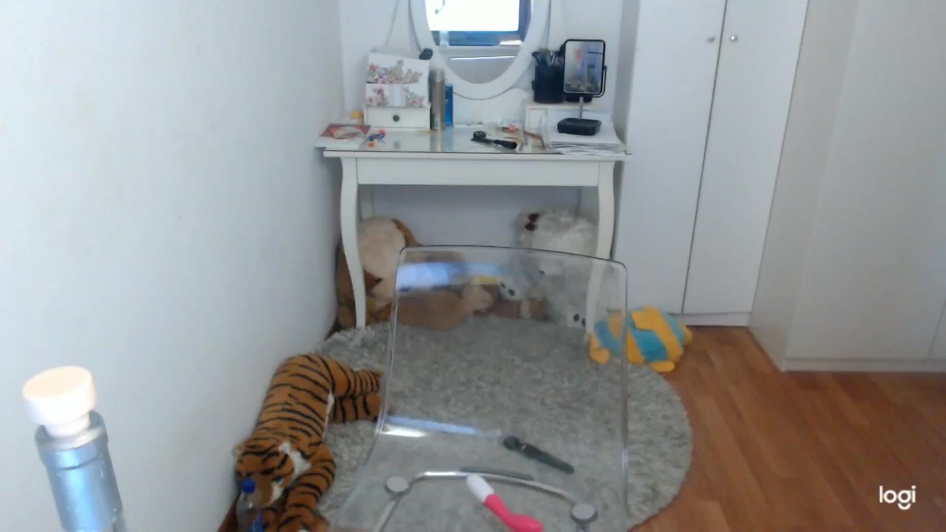 Gallery image thumbnail from SpringJewel's myfreecams stream on, 05/17/2025, 09:32 image 14 of 20