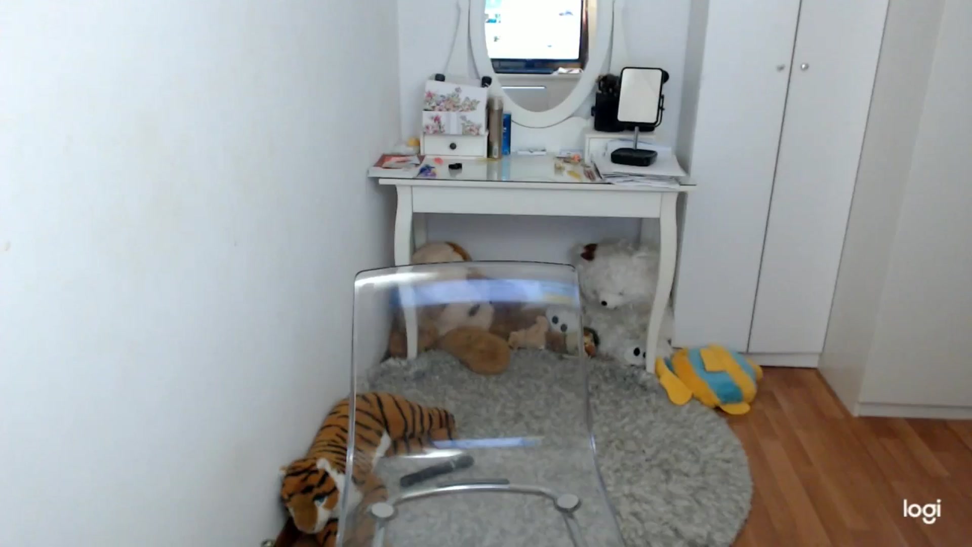 Gallery image thumbnail from SpringJewel's myfreecams stream on, 05/25/2025, 09:46 image 12 of 20