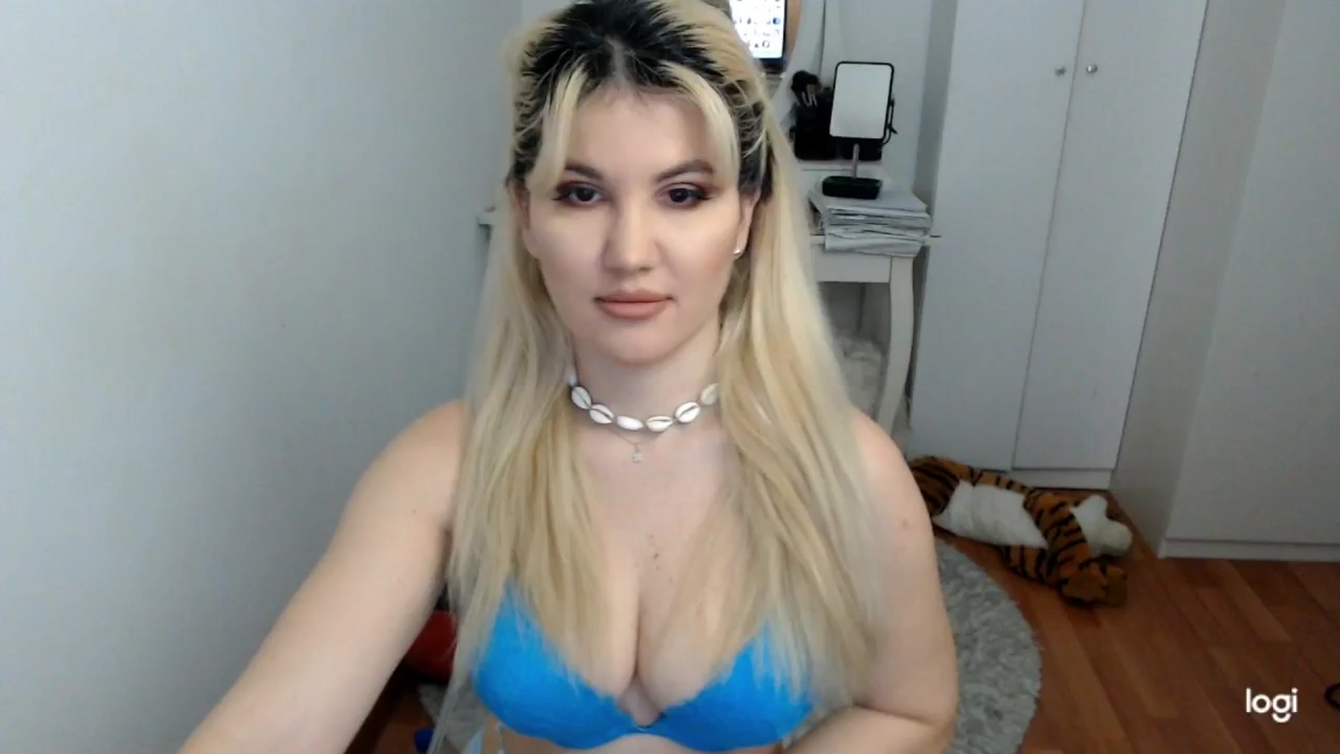 Gallery image thumbnail from SpringJewel's myfreecams stream on, 03/02/2026, 09:03 image 1 of 20