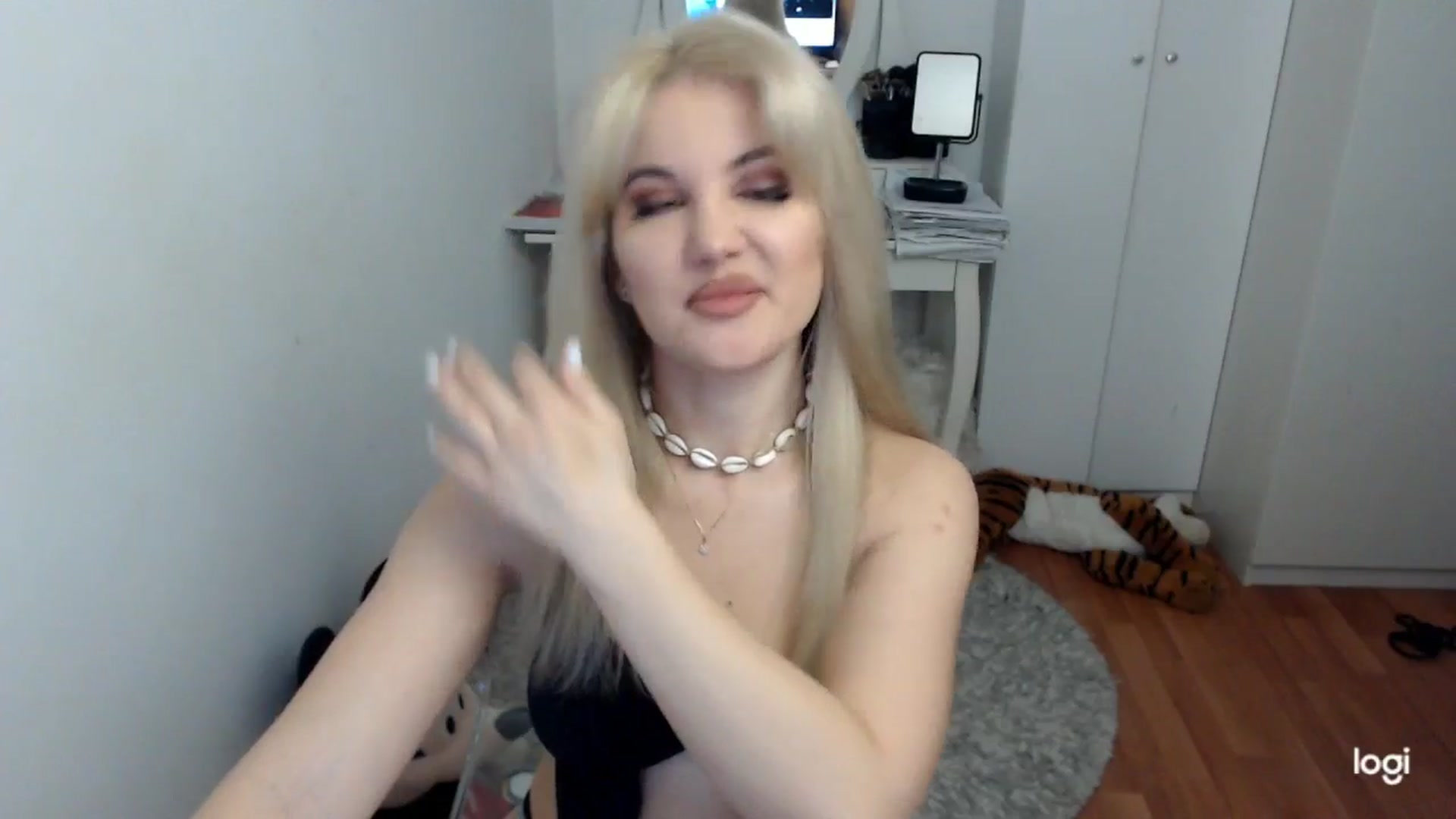 Gallery image thumbnail from SpringJewel's myfreecams stream on, 03/06/2026, 09:05 image 3 of 20