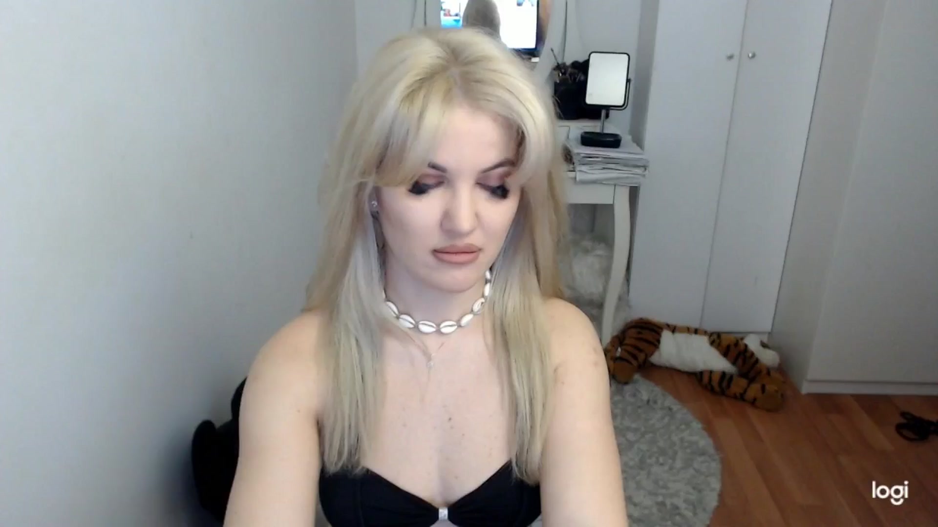 Gallery image thumbnail from SpringJewel's myfreecams stream on, 03/06/2026, 09:05 image 1 of 20