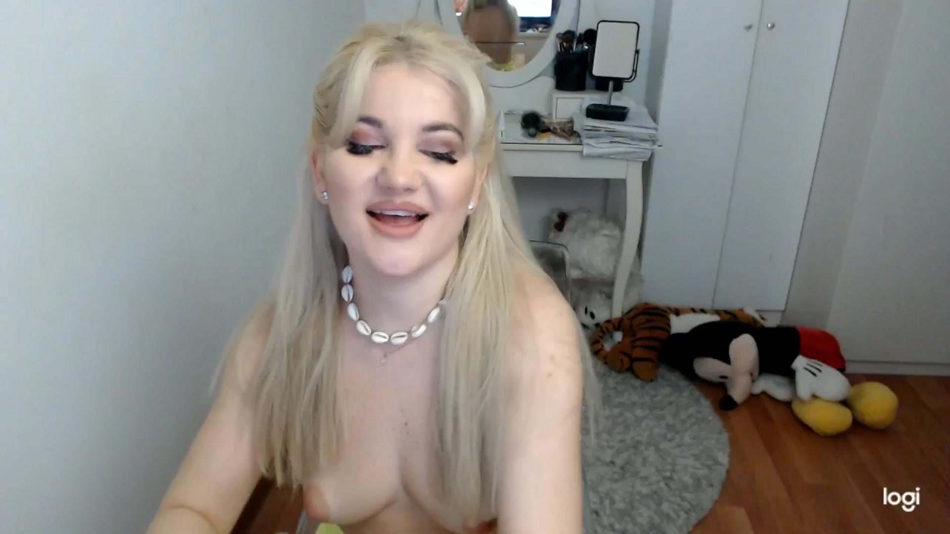 Gallery image thumbnail from SpringJewel's myfreecams stream on, 03/08/2026, 07:11 image 7 of 20