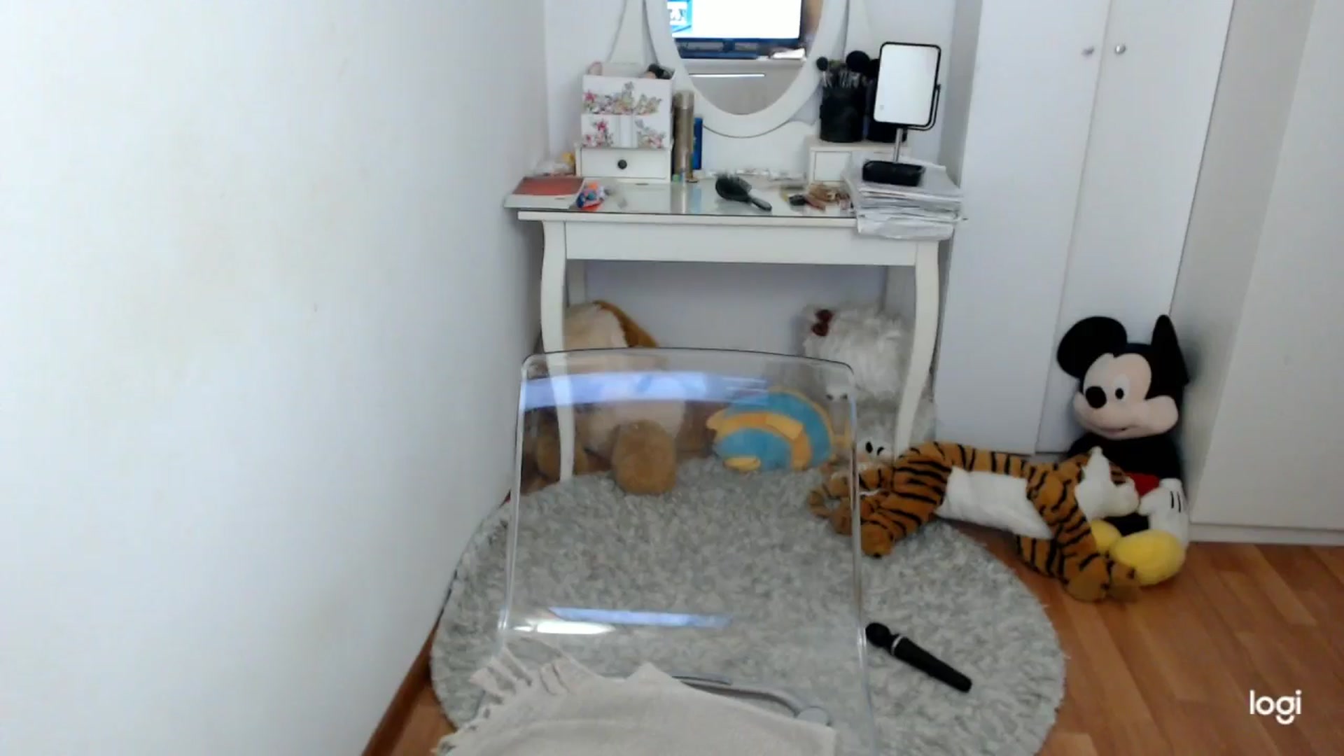 Gallery image thumbnail from SpringJewel's myfreecams stream on, 03/18/2026, 09:30 image 18 of 20