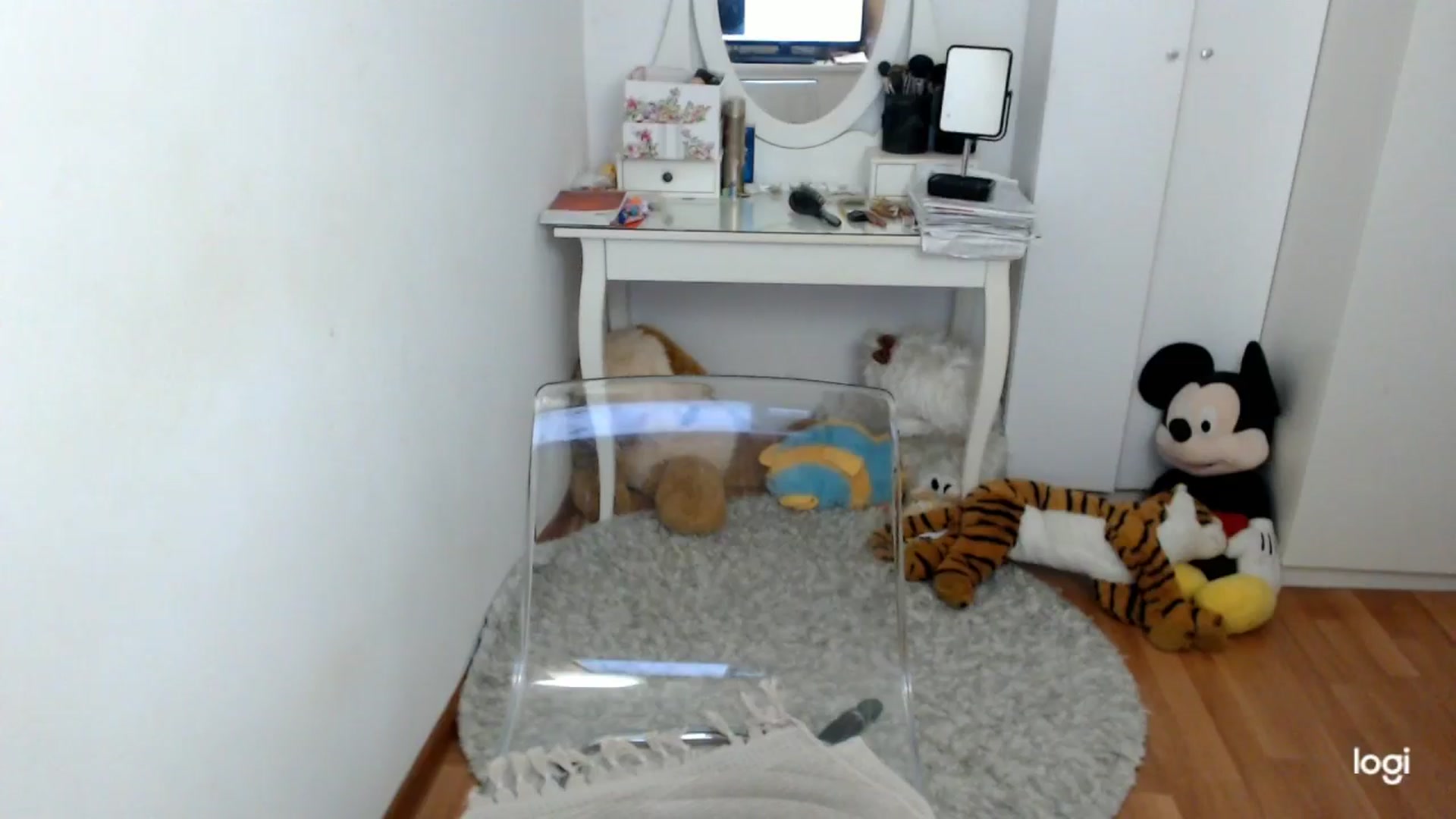 Gallery image thumbnail from SpringJewel's myfreecams stream on, 03/18/2026, 09:30 image 8 of 20