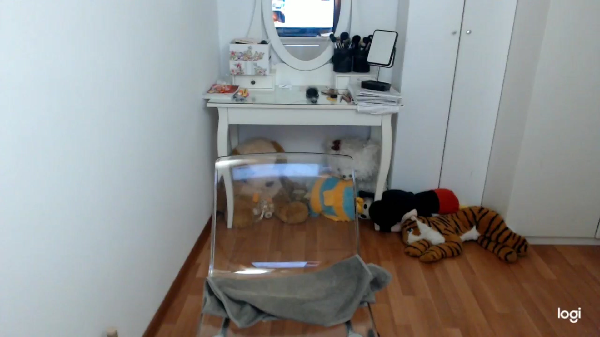 Gallery image thumbnail from SpringJewel's myfreecams stream on, 03/28/2026, 09:42 image 15 of 20