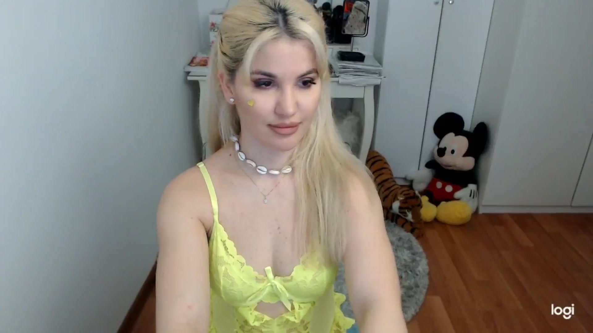 Gallery image thumbnail from SpringJewel's myfreecams stream on, 03/30/2026, 07:11 image 15 of 20
