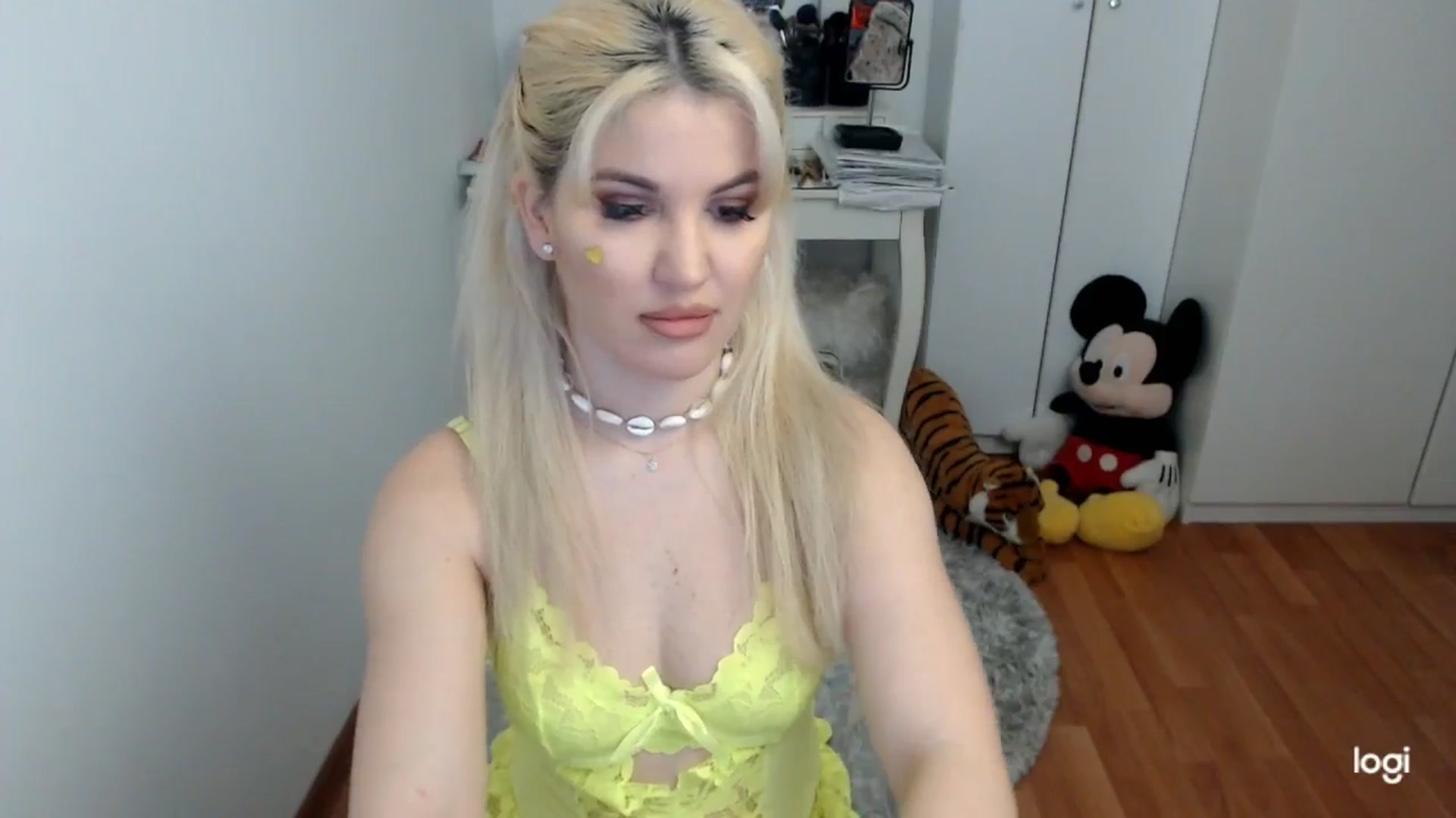 Gallery image thumbnail from SpringJewel's myfreecams stream on, 03/30/2026, 07:11 image 5 of 20