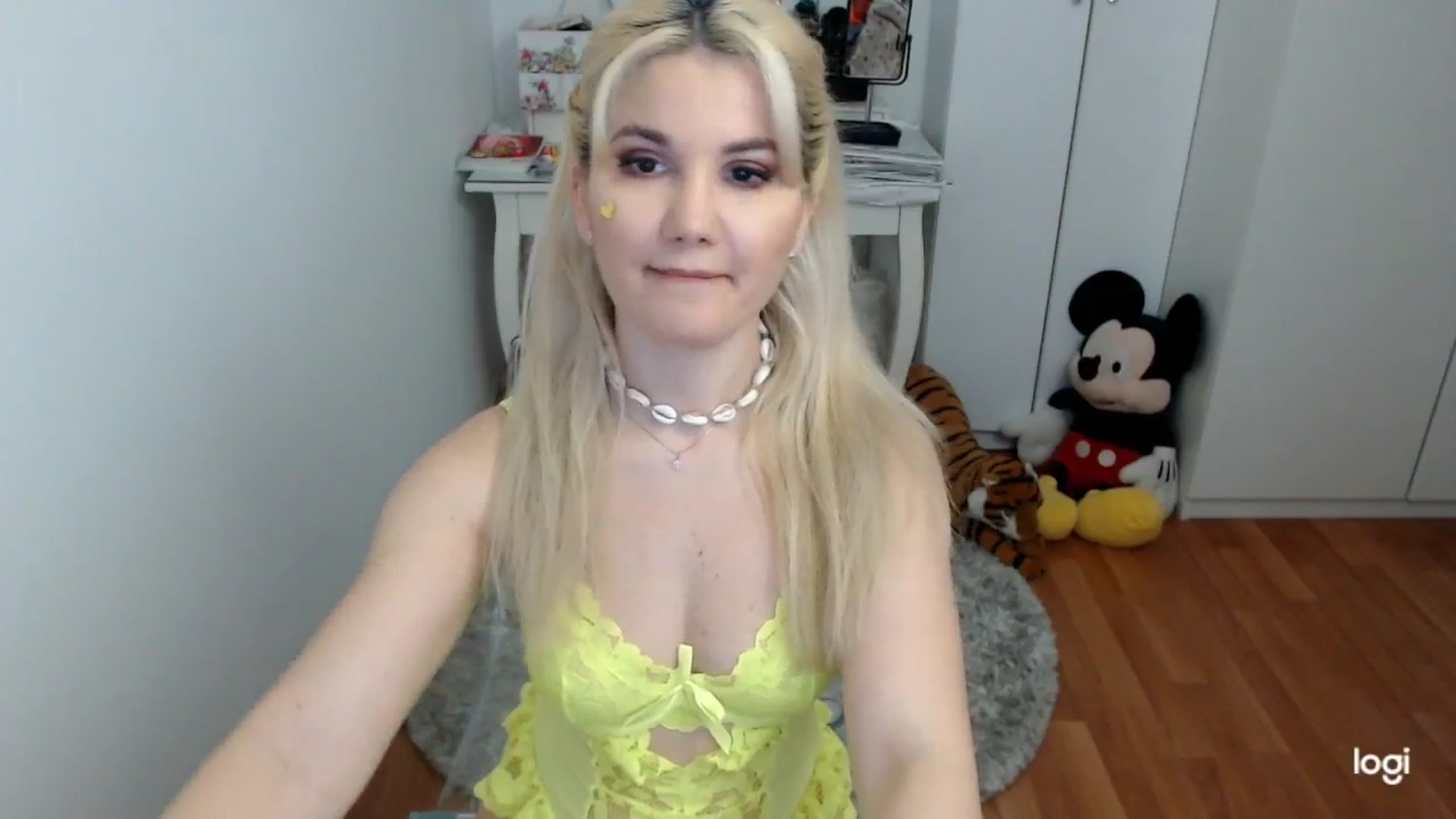 Gallery image thumbnail from SpringJewel's myfreecams stream on, 03/30/2026, 07:11 image 11 of 20