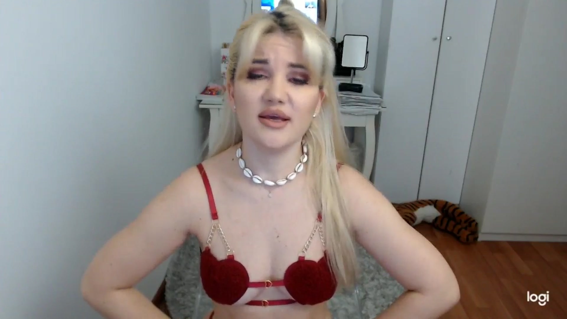 Gallery image thumbnail from SpringJewel's myfreecams stream on, 04/02/2026, 06:51 image 3 of 20