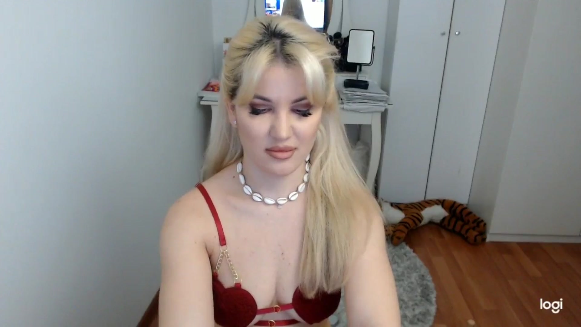 Gallery image thumbnail from SpringJewel's myfreecams stream on, 04/02/2026, 06:51 image 18 of 20