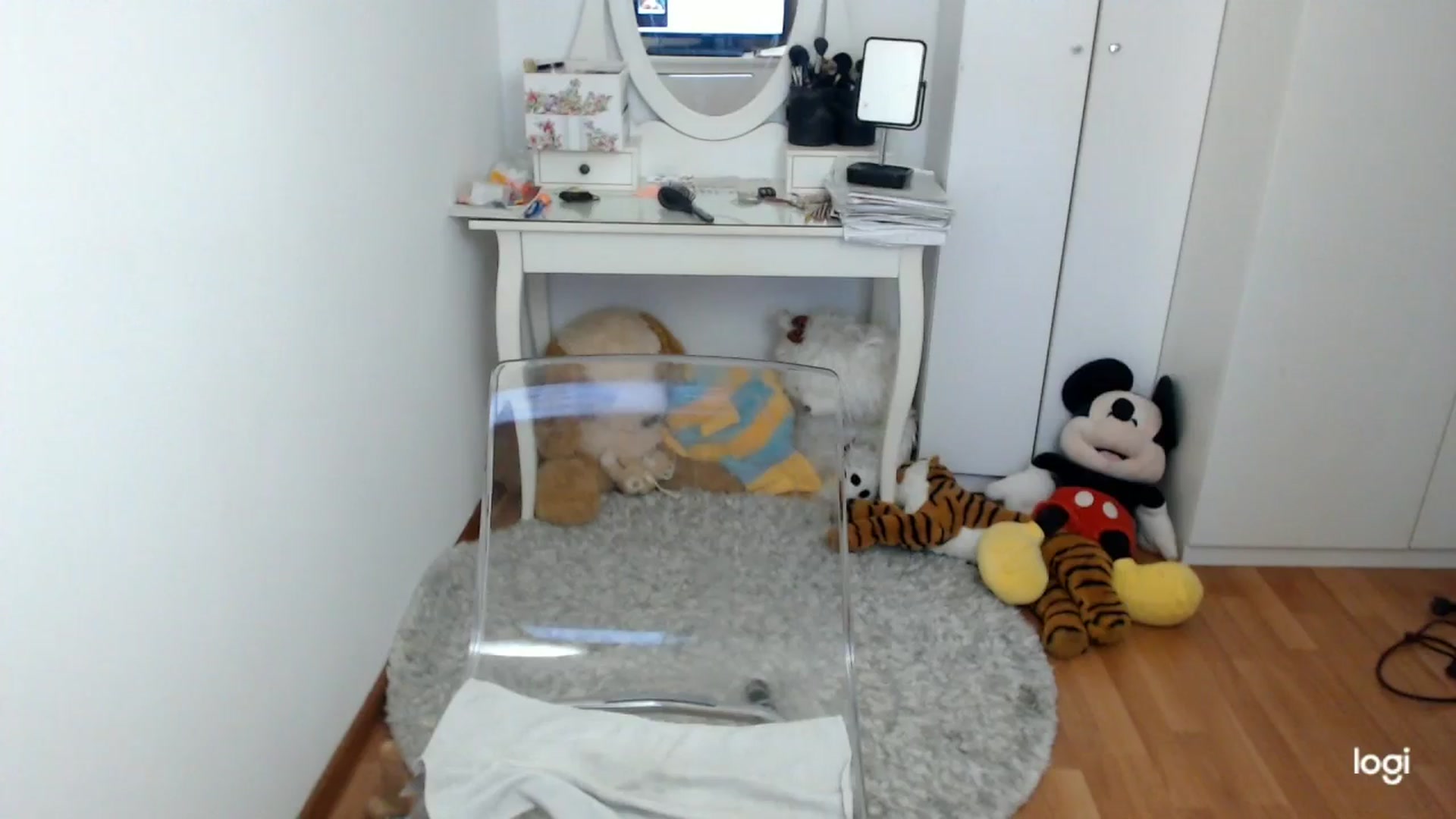 Gallery image thumbnail from SpringJewel's myfreecams stream on, 04/15/2026, 08:18 image 14 of 20
