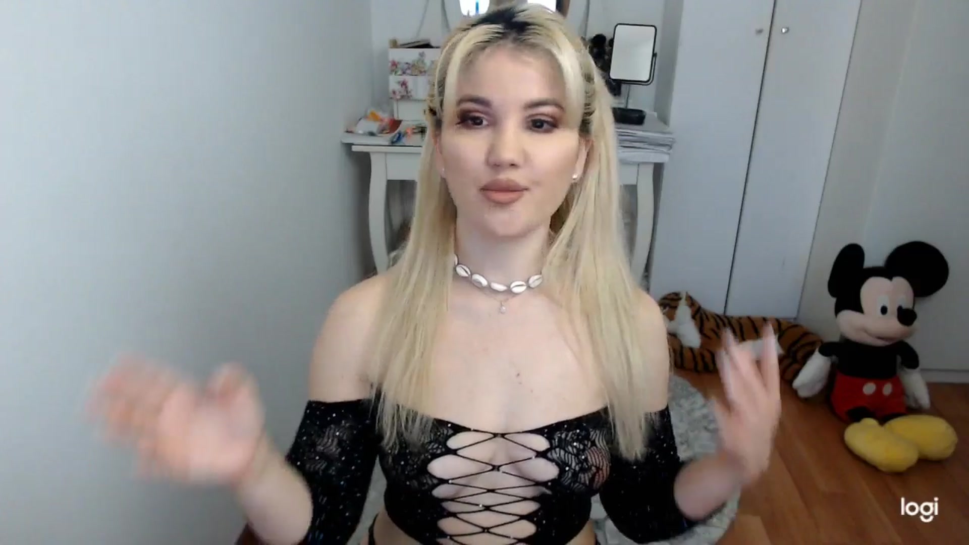 Gallery image thumbnail from SpringJewel's myfreecams stream on, 04/16/2026, 08:31 image 2 of 20