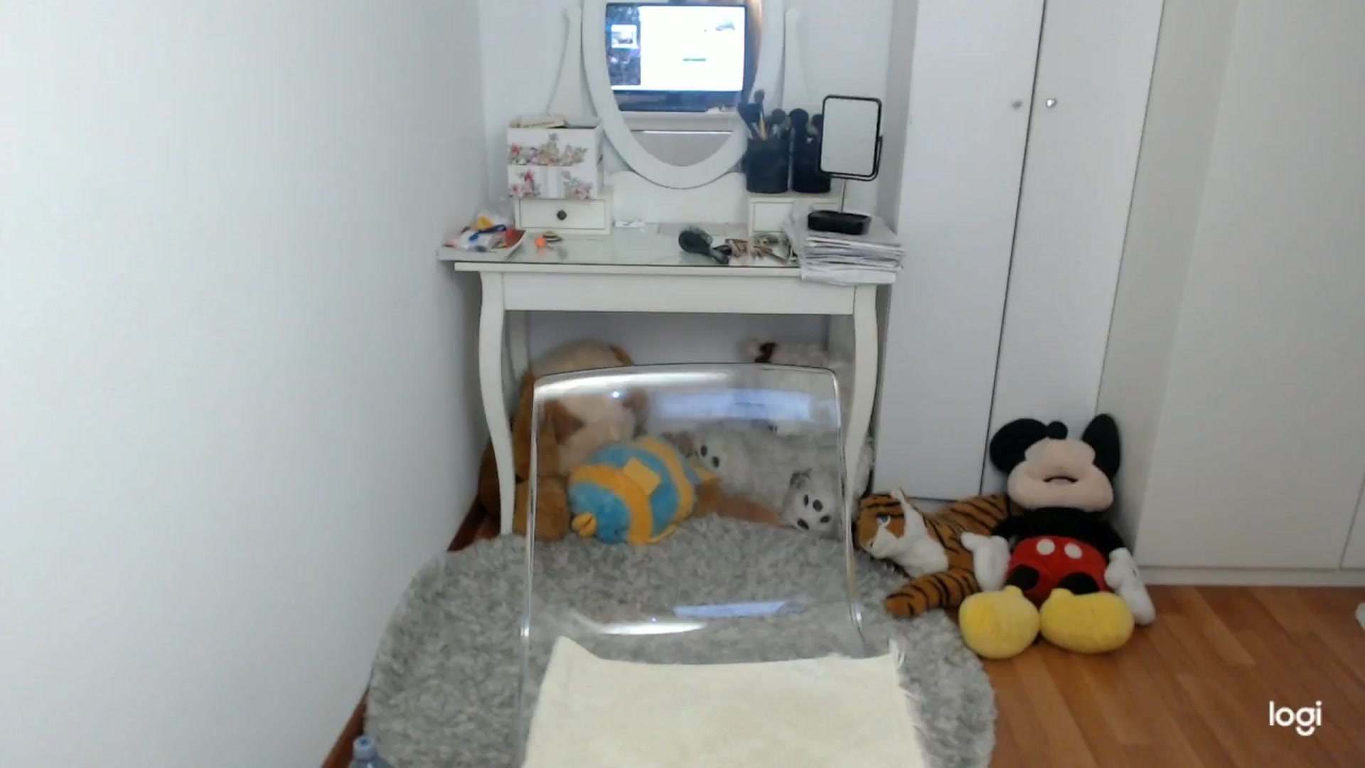 Gallery image thumbnail from SpringJewel's myfreecams stream on, 04/19/2026, 08:54 image 17 of 20