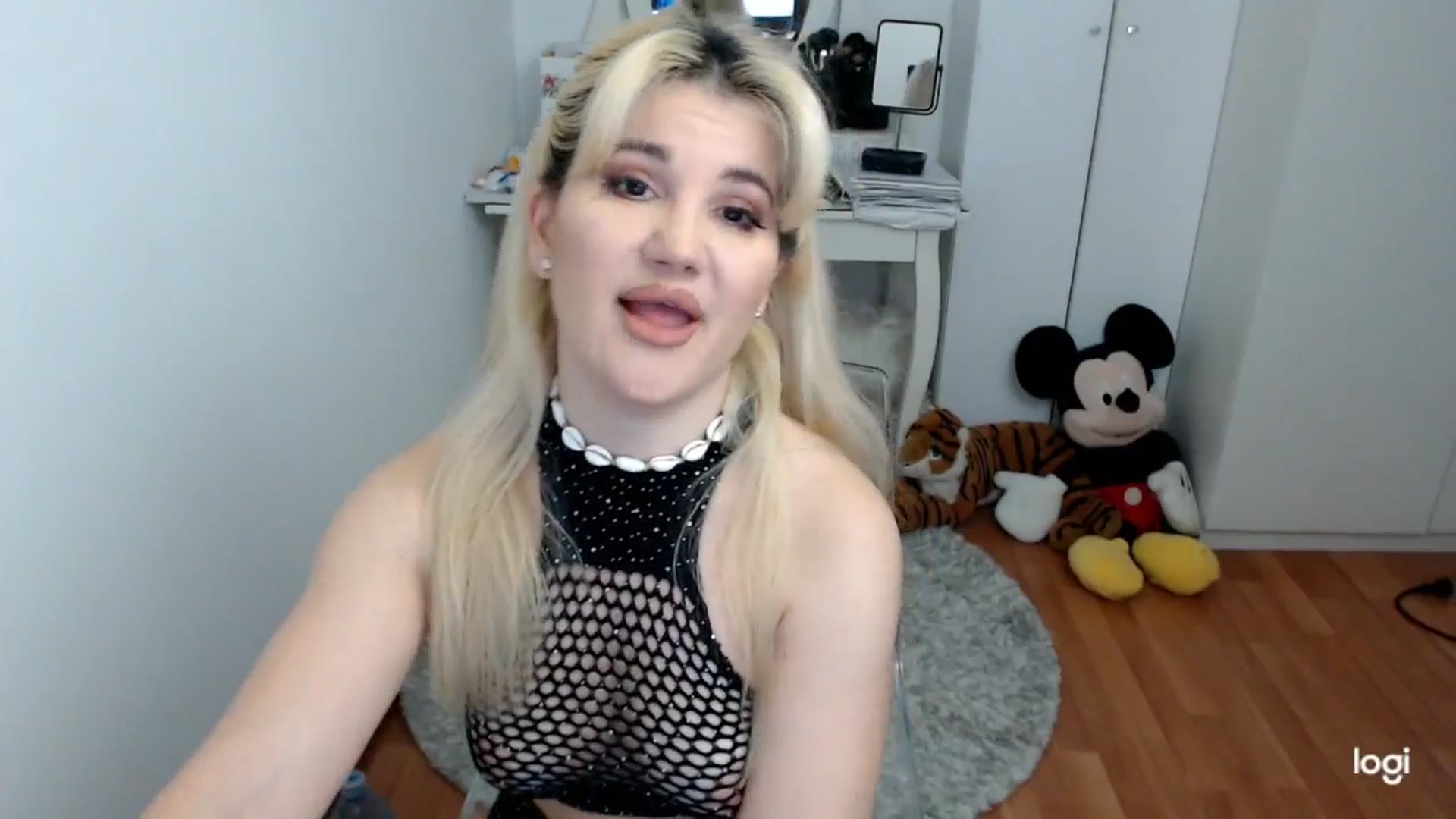 Gallery image thumbnail from SpringJewel's myfreecams stream on, 04/24/2026, 07:15 image 2 of 20