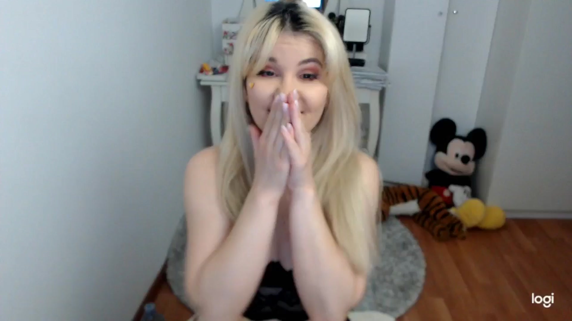 Gallery image thumbnail from SpringJewel's myfreecams stream on, 05/05/2026, 06:39 image 2 of 20