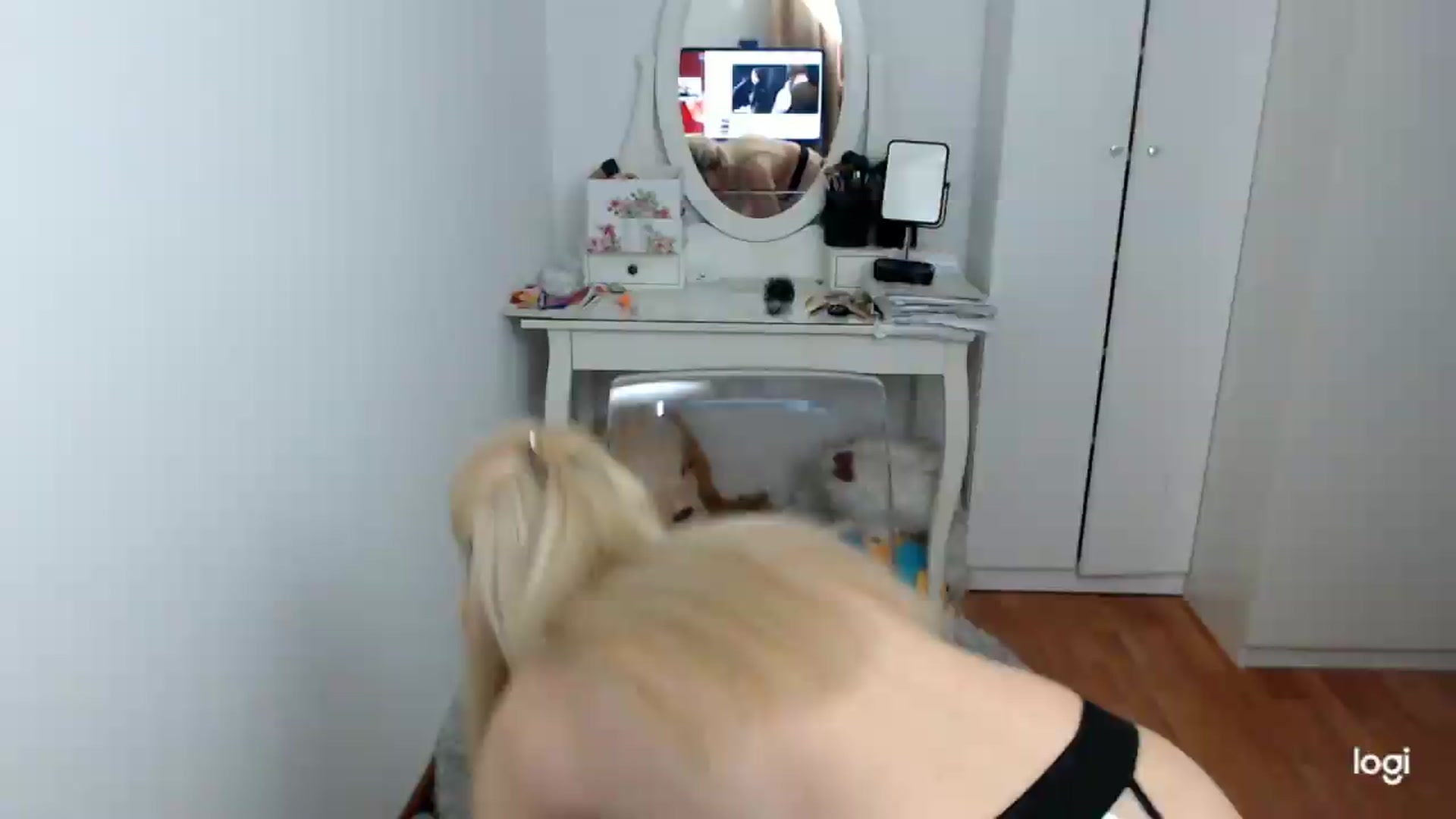 Gallery image thumbnail from SpringJewel's myfreecams stream on, 05/15/2026, 06:16 image 7 of 20