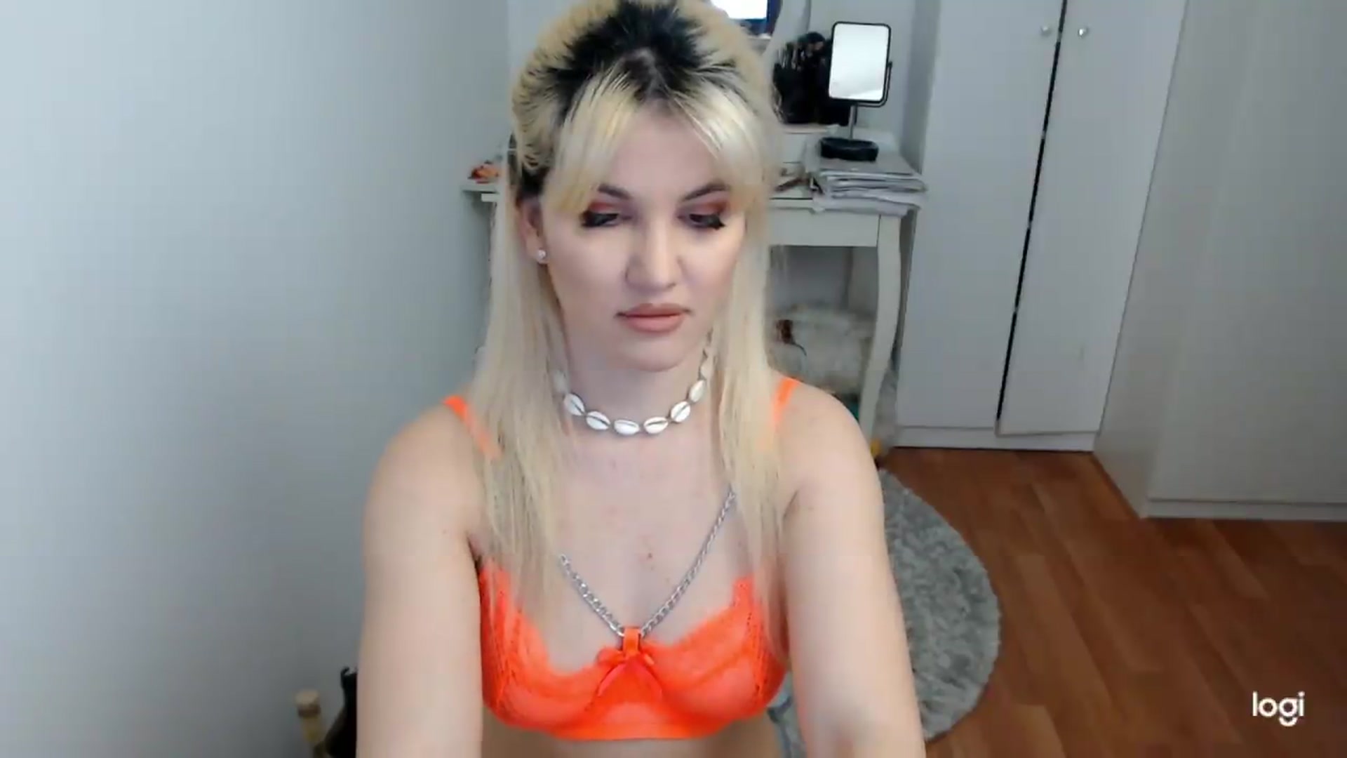 Gallery image thumbnail from SpringJewel's myfreecams stream on, 05/17/2026, 07:35 image 6 of 20