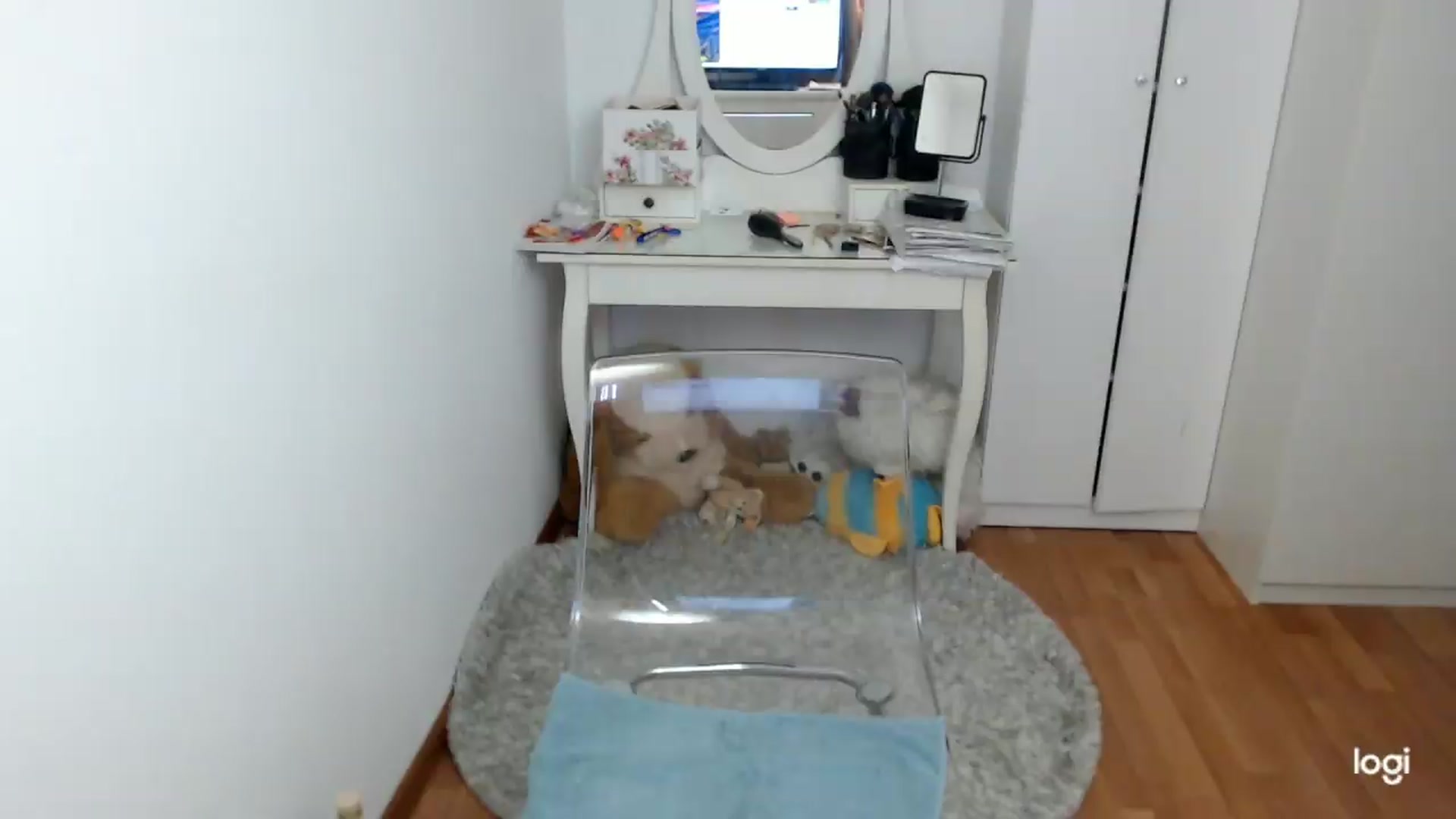 Gallery image thumbnail from SpringJewel's myfreecams stream on, 05/18/2026, 08:19 image 4 of 20