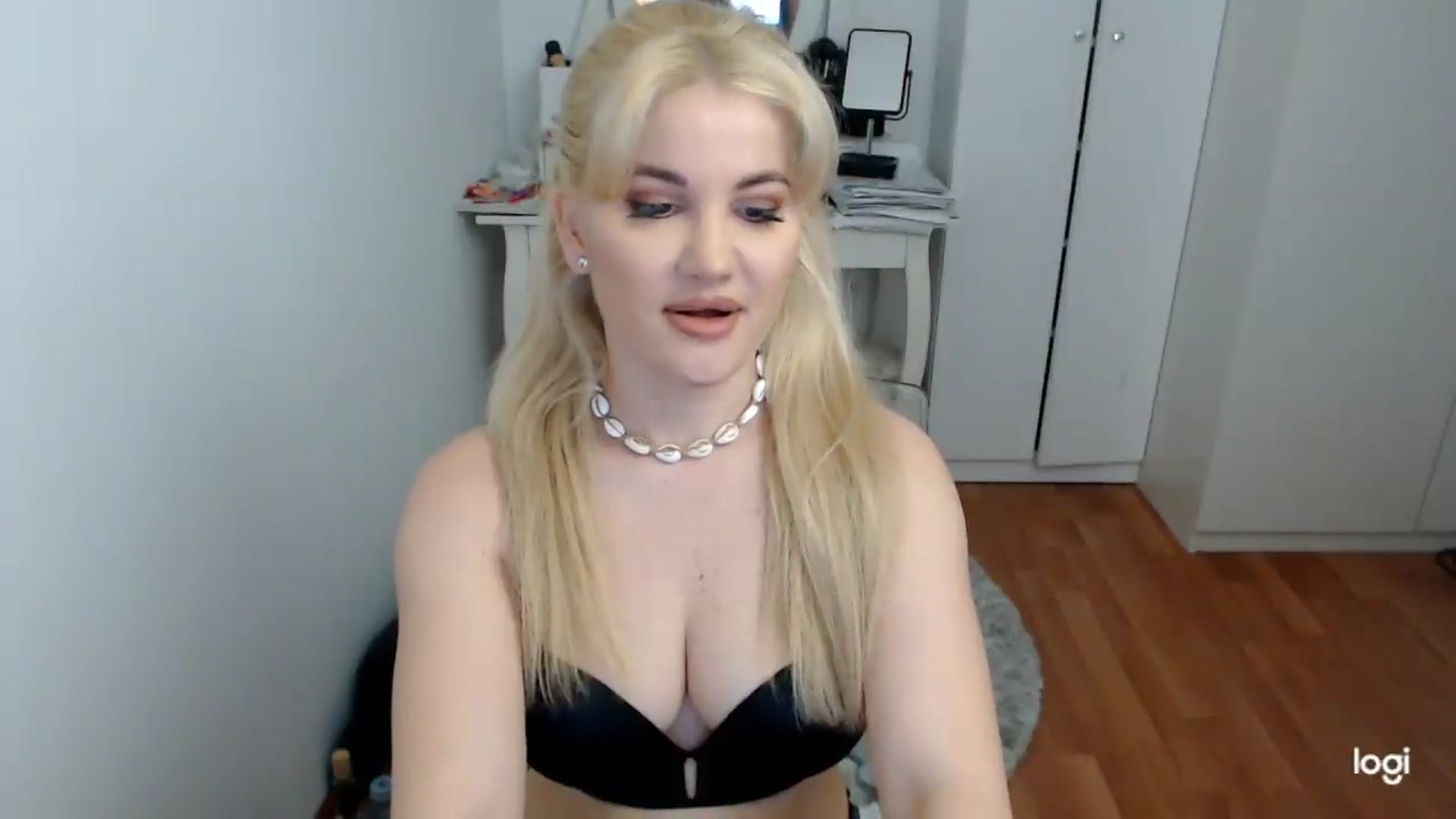 Gallery image thumbnail from SpringJewel's myfreecams stream on, 05/22/2026, 08:21 image 3 of 20