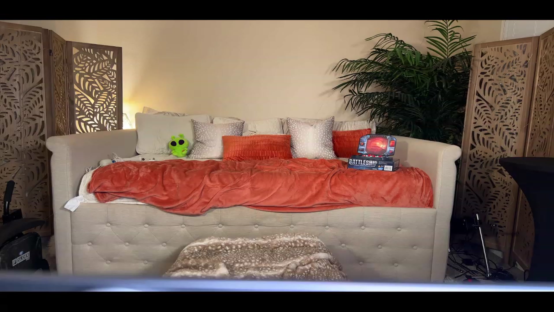 Gallery image thumbnail from Spring_Ari's myfreecams stream on, 05/09/2023, 05:38 image 1 of 20