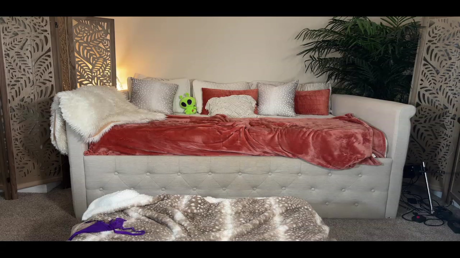 Gallery image thumbnail from Spring_Ari's myfreecams stream on, 05/27/2023, 04:59 image 8 of 20